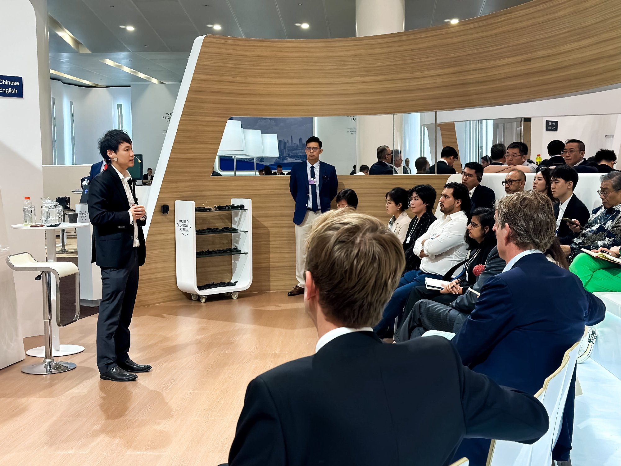 วันที่ 2 ของงานประชุม Summer Davos Forum ครั้งที่ 14 ผมรู้สึกเป็นเกียรติอย่างมากครับที่ได้รับเชิญขึ้นเสวนา ในเซสชั่น Beyond the Hype: Non-Fu…