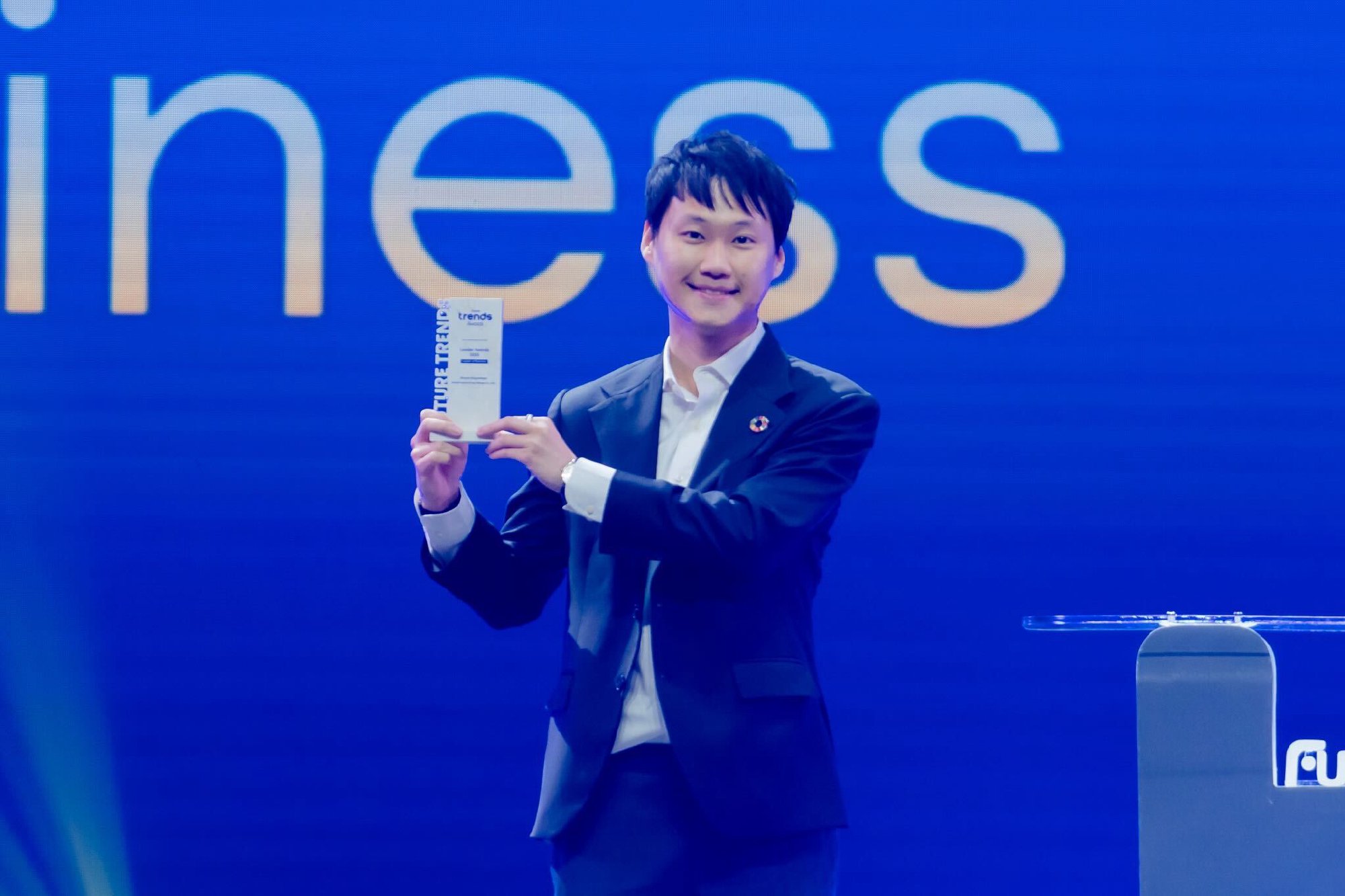 ขอขอบคุณสำหรับรางวัล "Leader of Business" จากงาน Future Trends Awards 2024 ที่ผ่านมาด้วยครับ สำหรับรางวัลนี้ถือเป็นความภาคภูมิใจของผม ตลอดระ…