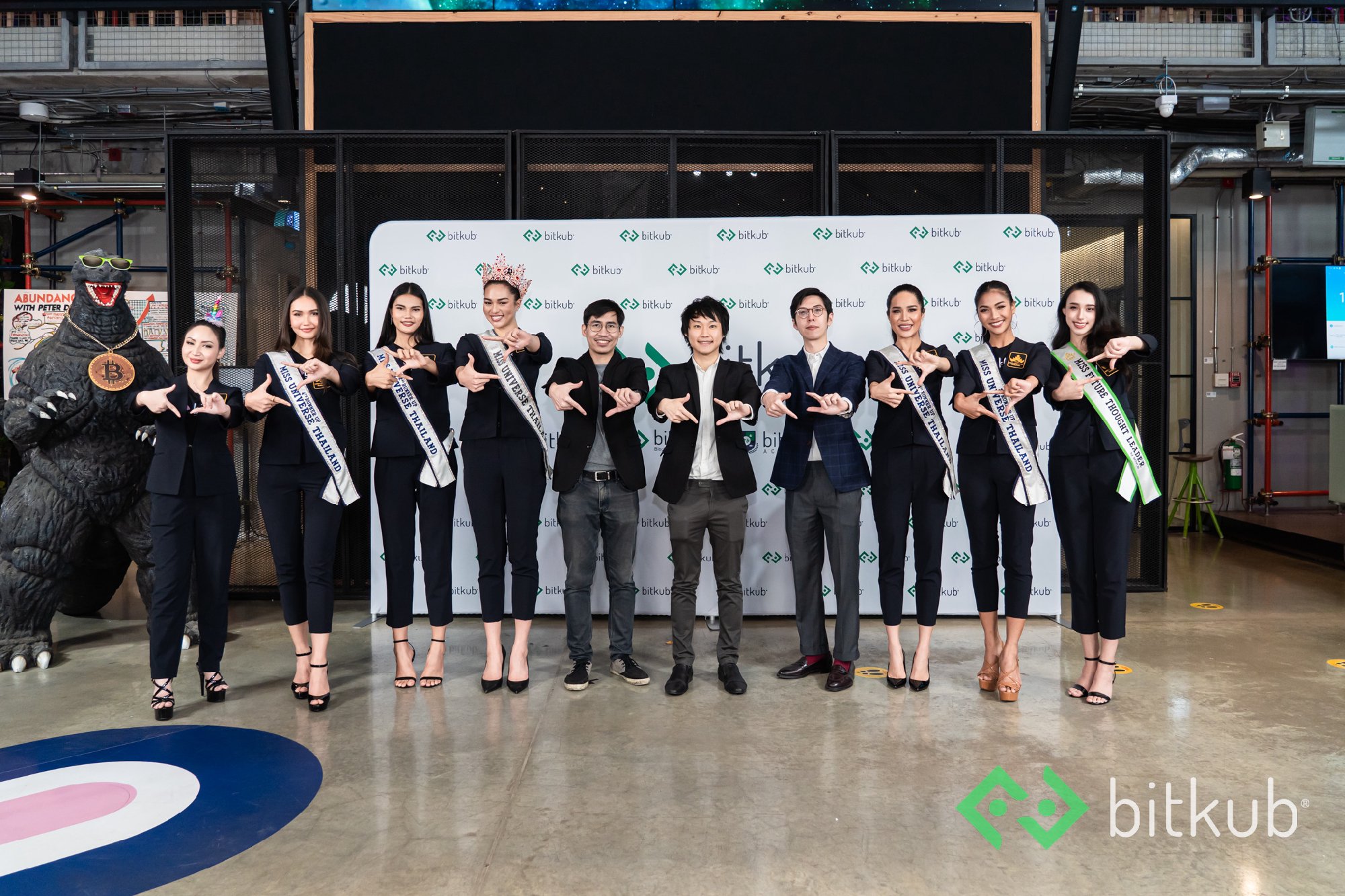 ขอขอบคุณ คุณแอน ชิลี สก็อตเคมมิส Miss Universe Thailand 2021 และนางงามท่านอื่น ๆ ที่มาเยี่ยมออฟฟิศ Bitkub นะครับ ผมรู้สึกยินดีมากที่มีโอกาสไ…