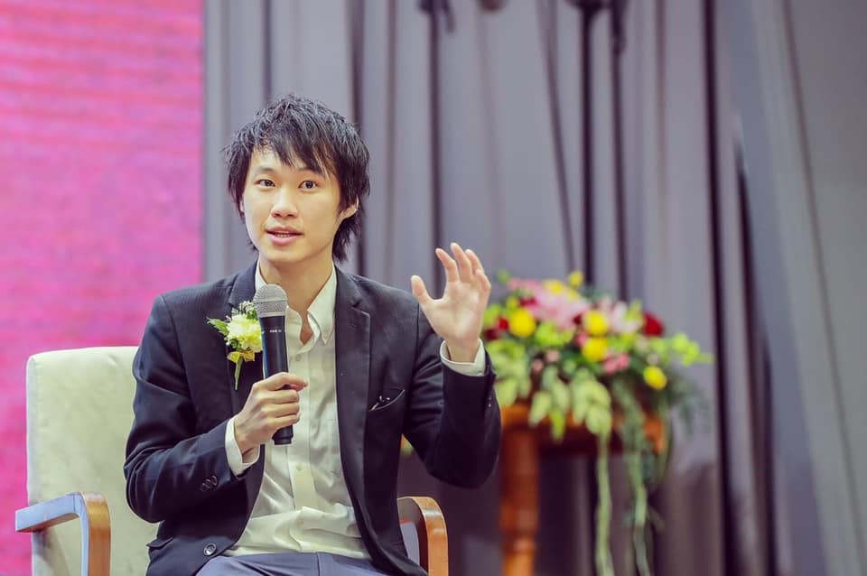 คนที่ประสบความสำเร็จมากๆในอดีตทั้งหมด เป็นกลุ่มคนที่ “ถูกมากๆ” ในสิ่งที่คนส่วนใหญ่มองข้ามและไม่เห็นว่าจะเป็นความจริงได้ ความสำเร็จที่ยิ่งใหญ…