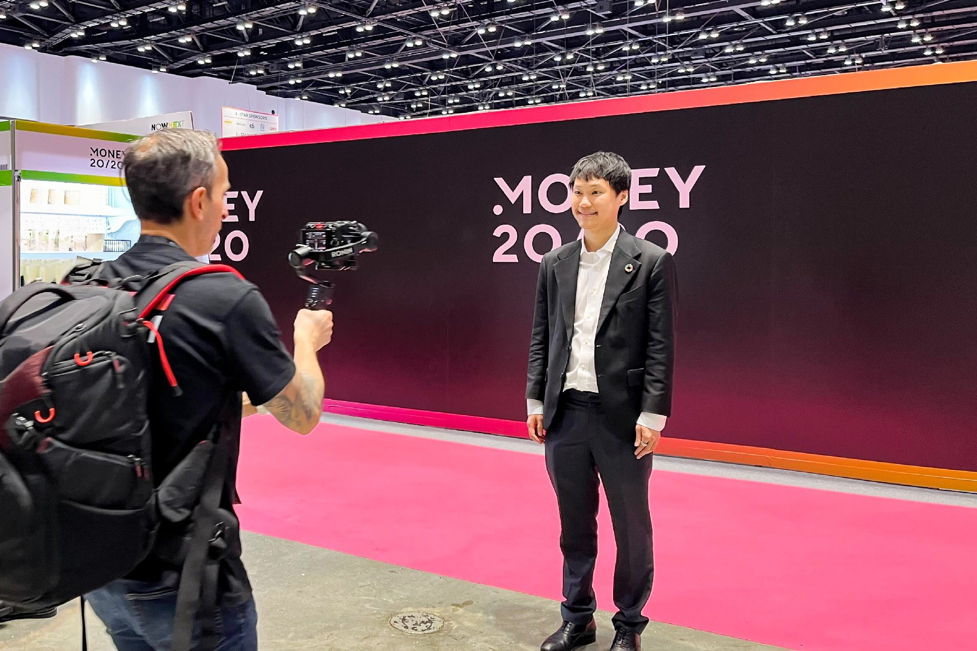เบื้องหลังการเก็บภาพบรรยากาศภายในงาน Money 20/20 Asia ฝากทุกคนติดตามรับชมบรรยากาศภายในงานได้เร็ว ๆ นี้ครับ