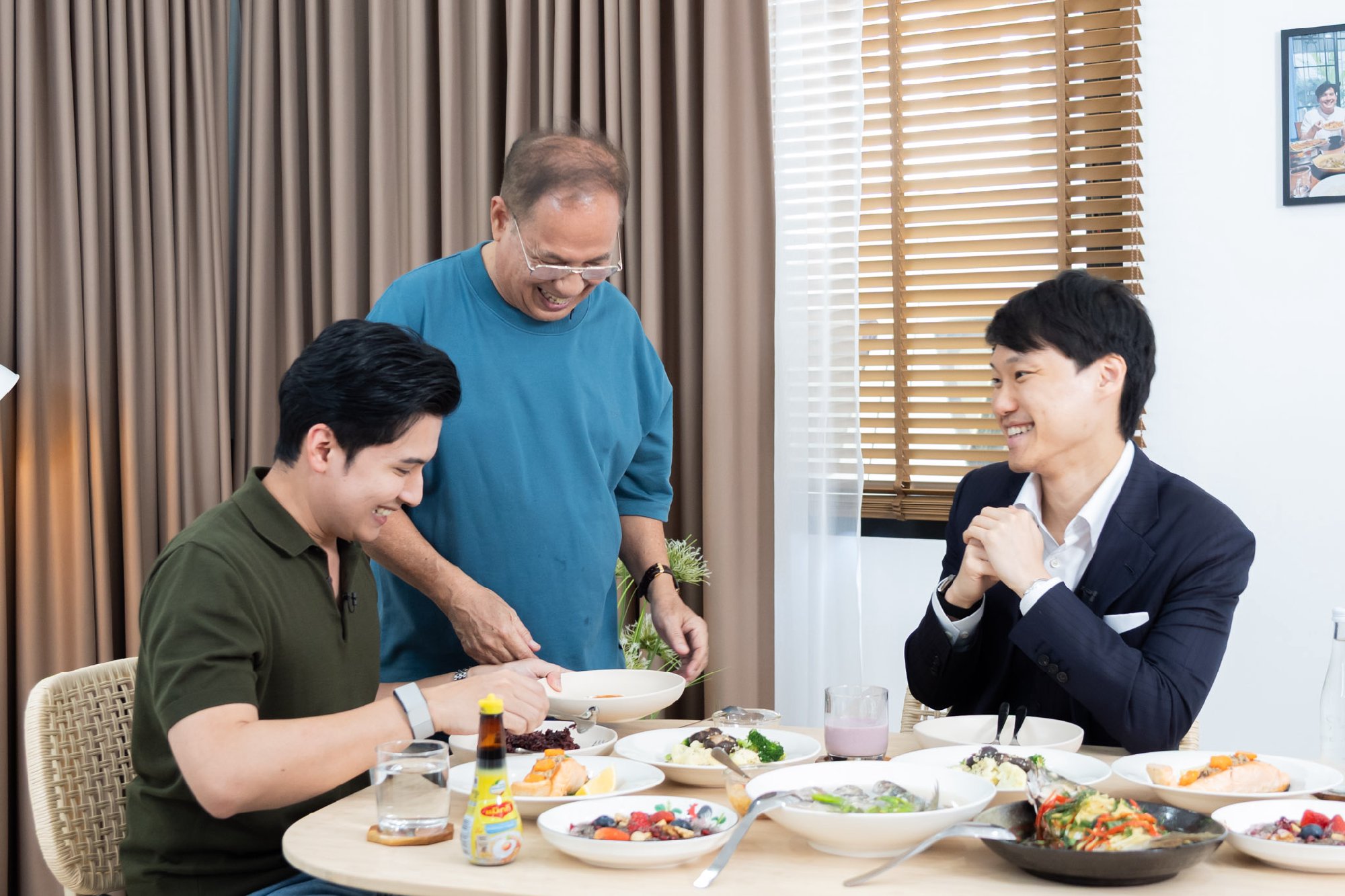 It was an absolute pleasure joining Khun Can Atirut and his father for a healthy and nutritious meal in such a warm and welcoming atmosphere…