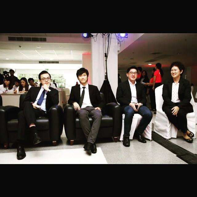 See Topp Jirayut Srupsrisopa's latest updates