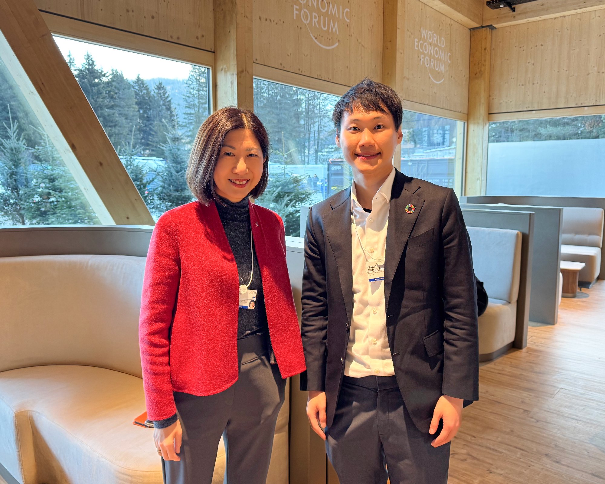 ดีใจที่ได้พบกับคุณ Bonnie Y Chan ประธานเจ้าหน้าที่บริหารของ Hong Kong Exchanges and Clearing (HKEX) ที่งาน World Economic Forum 2025 อีกครั้…