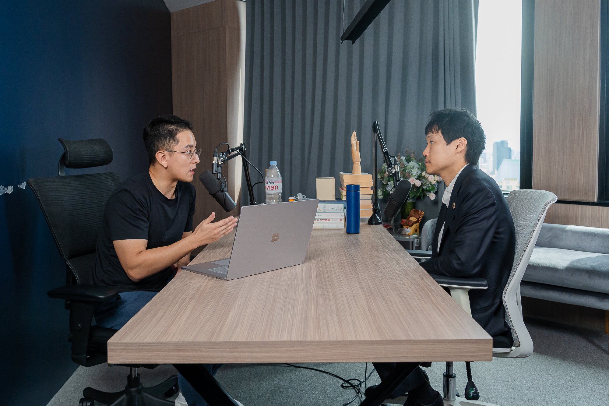 กลับมาตามคำเรียกร้อง เตรียมพบกับผมได้ในรายการ "Podcast with CK" ใครอยากรู้ว่าผมจะมาแบ่งปันประสบการณ์หรือความรู้เรื่องอะไรต้องรอติดตามกันได้ใ…