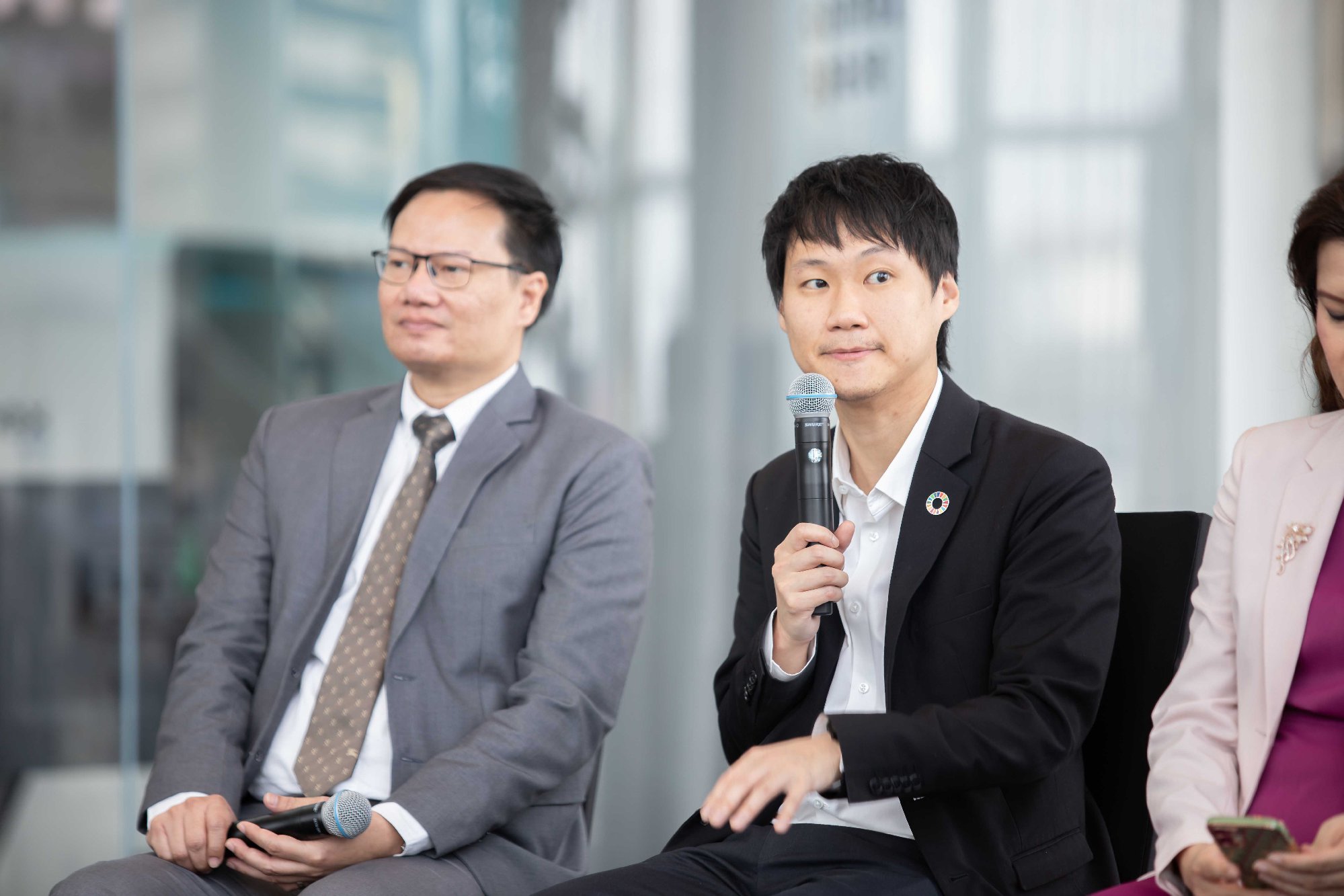 เมื่อวันที่ 12 ตุลาคมที่ผ่านมา ผมได้มีโอกาสไปบรรยายในหัวข้อ 'เศรษฐกิจไทยสร้างสรรค์แบ่งปันอย่างยั่งยืนสร้างไปด้วยกัน 2024' ณ งานสมัชชาความร่ว…