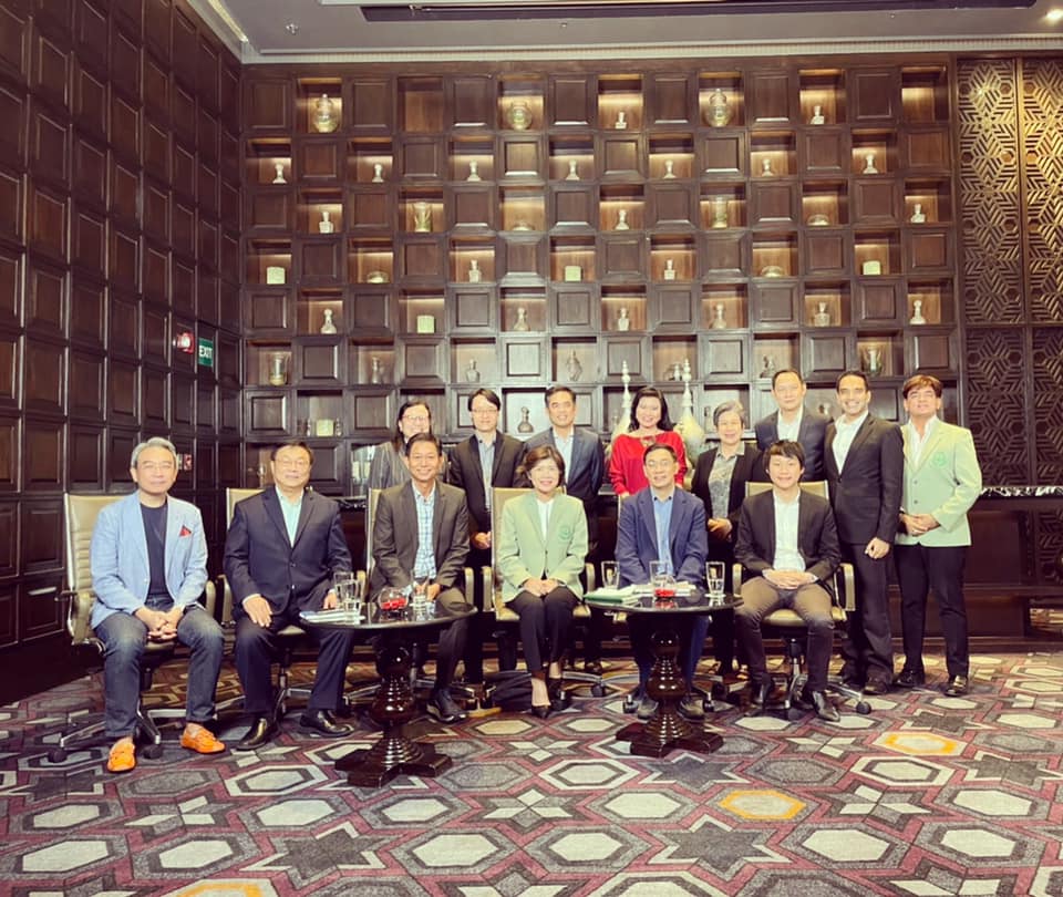 ภาพบรรยากาศการเซ็นสัญญา Bitkub 🤝 Ampverse เตรียมพบกับโปรเจกต์พิเศษที่ร่วมมือกับวงการ Esports ได้เร็ว ๆ นี้ครับ 🙏