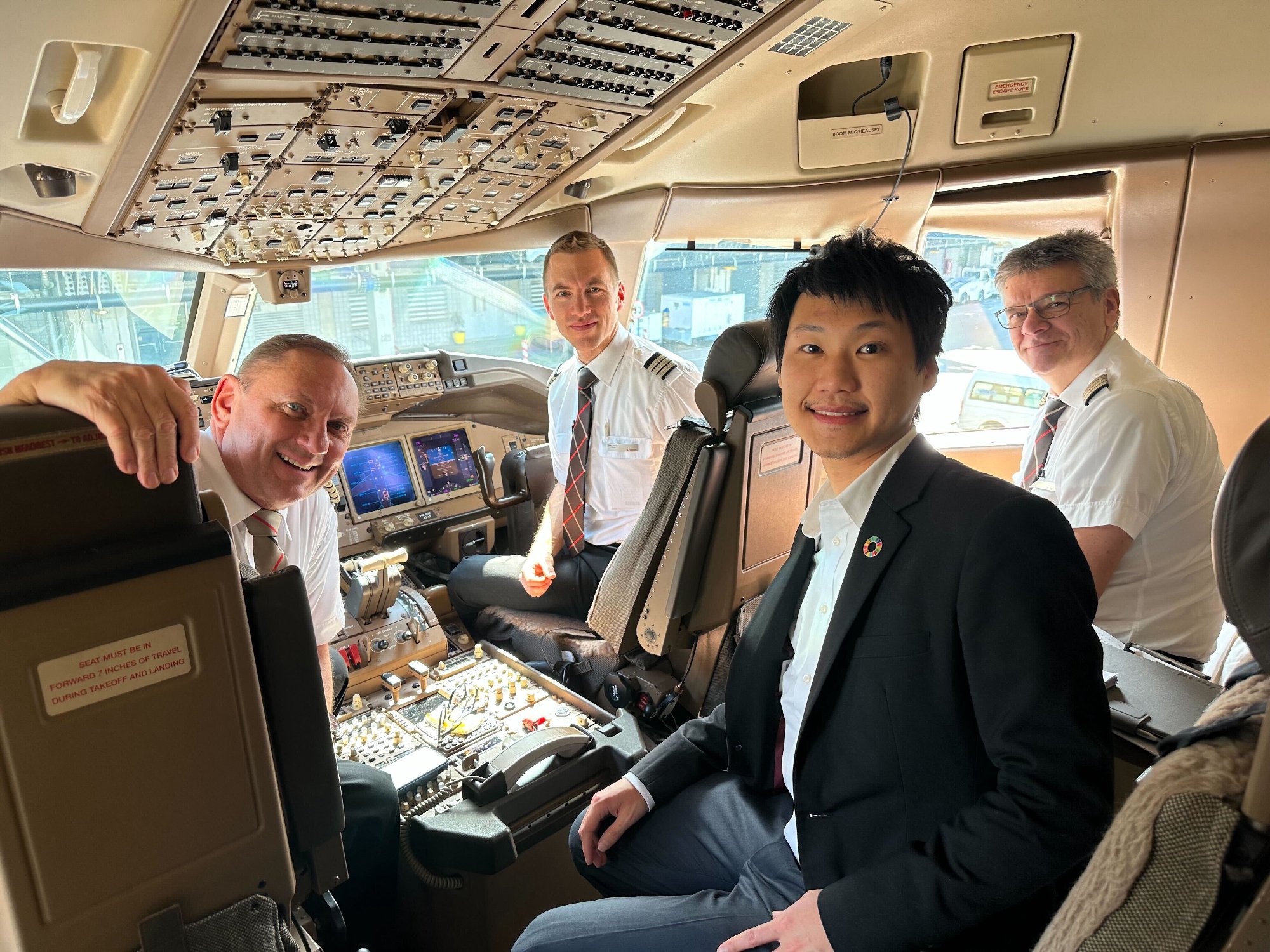 ผมขอขอบคุณ Swiss International Air Lines ที่ให้บริการและอำนวยความสะดวกตลอดการเดินทางสู่การประชุม WEF ที่ประเทศสวิสเซอร์แลนด์ และผมประทับใจมา…