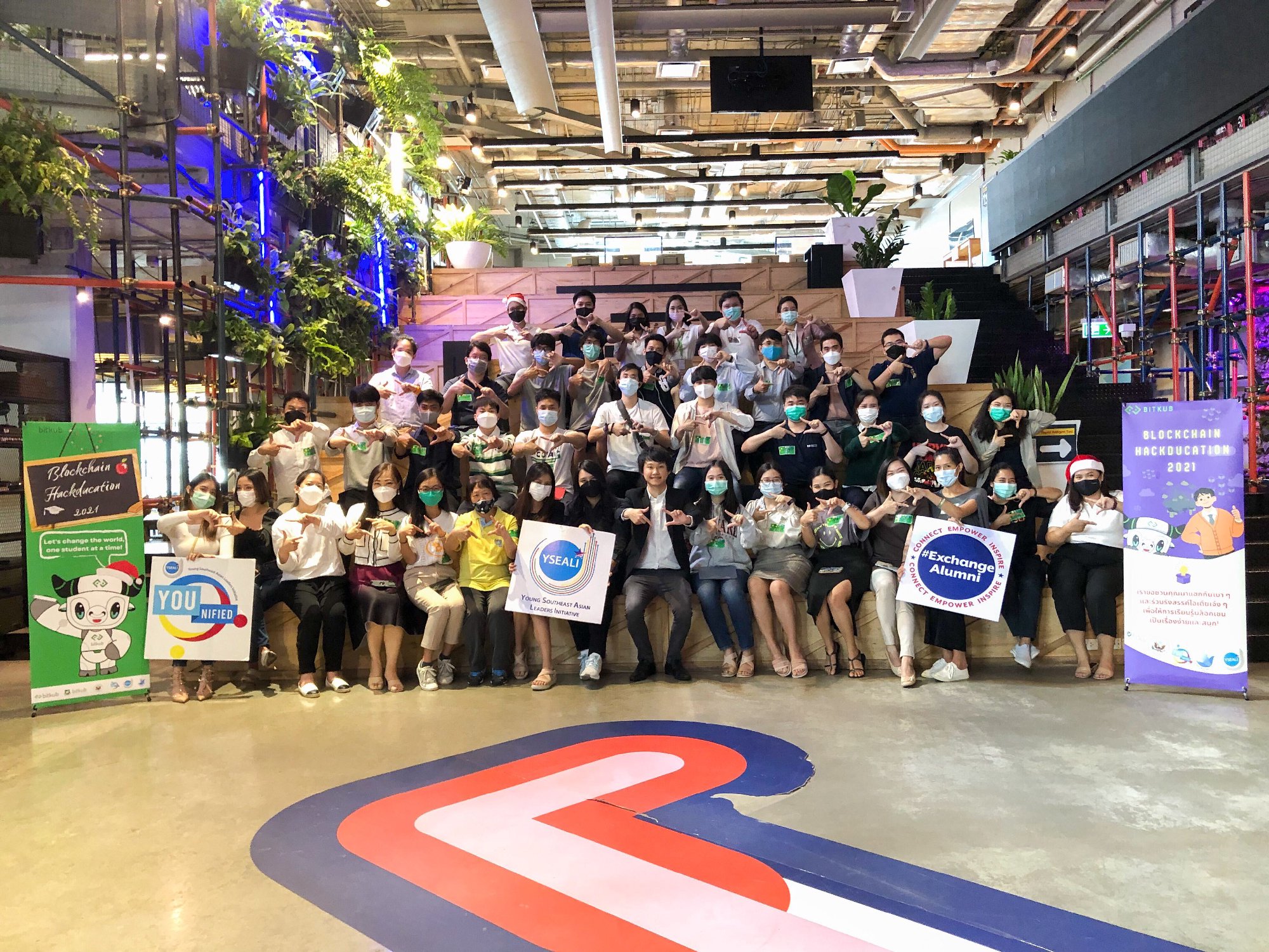 ขอบคุณทาง Bangkok Post อีกครั้งนะครับ สำหรับรางวัล The Inspirer of the Year ถือเป็นเกียรติอย่างมากที่หลายท่านได้ให้ความไว้วางใจและมอบความเชื…