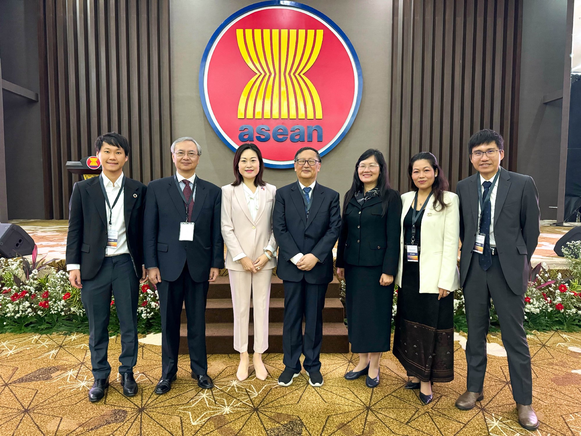 ผมได้มีโอกาสเข้าร่วมงานประชุมอนาคตความสัมพันธ์อาเซียน-จีน (ASEAN-China Future Relations Forum) เพื่อร่วมอภิปรายในหัวข้อวิทยาศาสตร์ เทคโนโลยี…