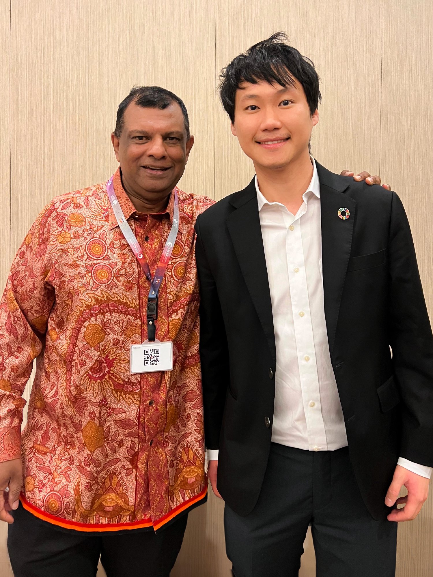 เก็บตกภาพบรรยากาศงาน 'ASEAN Future Generation Business Forum' ในวันที่ 2 กันยายนที่ผ่านมา ผมได้ร่วมถ่ายภาพกับ คุณ Anthony F. Fernandes Group…