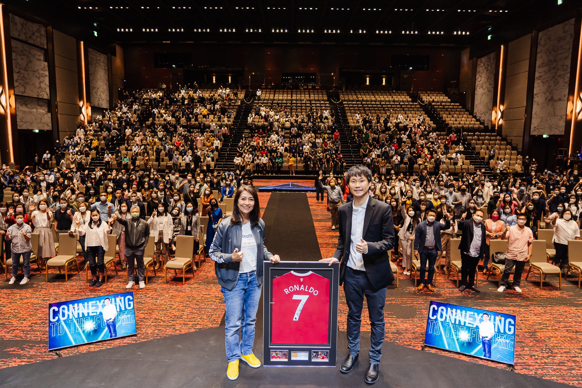 ผมขอนำภาพบรรยากาศความสนุกจากงาน Press Conference The Match เมื่อวานนี้มาให้ทุกท่านชมนะครับ งานนี้ผมตื่นเต้นแทนแฟนๆ ของพี่แจ็คเลยครับ ที่จะได…