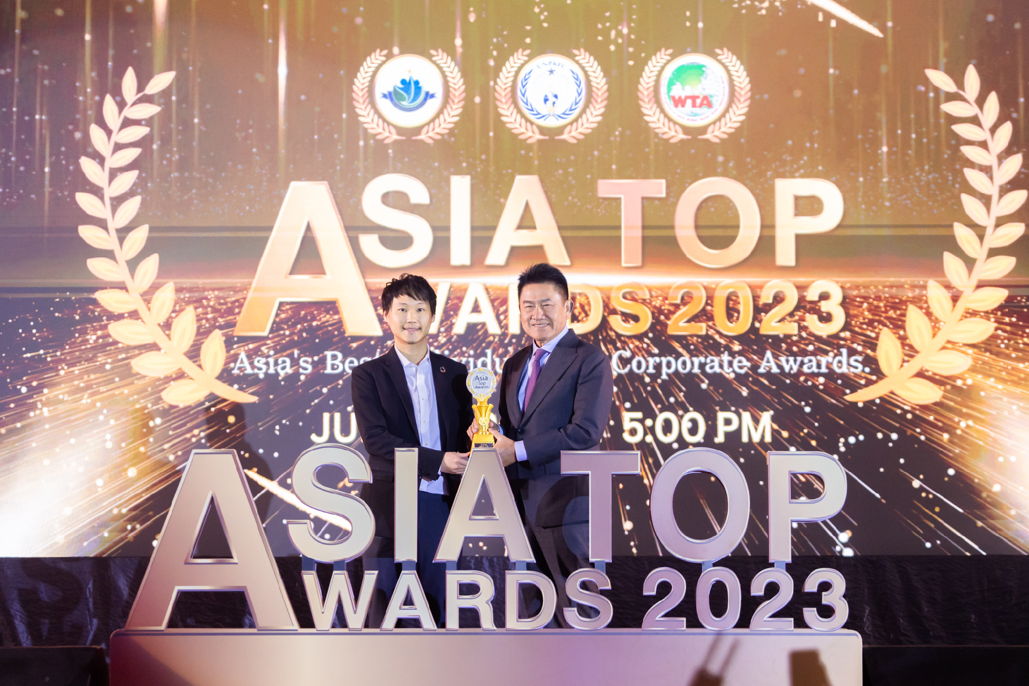 ผมรู้สึกเป็นเกียรติอย่างมากครับที่ได้เข้ารับรางวัล ASIA TOP AWARDS 2023 สาขา Best CEO of the Year ขอขอบคุณทุกท่านมาก ๆ ครับที่เล็งเห็นศักยภา…
