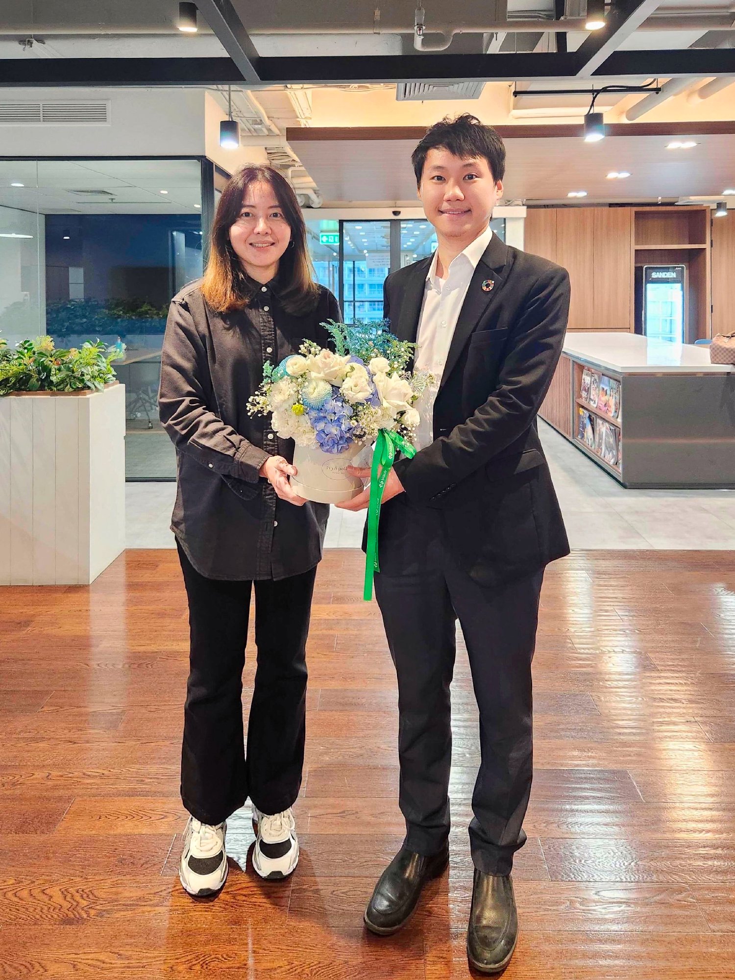 ถือเป็นโอกาสอันดีมากๆ ครับ ที่ได้เยี่ยมชมออฟฟิศ GMM Grammy พร้อมพูดคุยถึงแนวคิดทางธุรกิจต่างๆ ร่วมกัน กับคุณจิพัฒน์ถิกาล ปาณิกบุตร Executive…