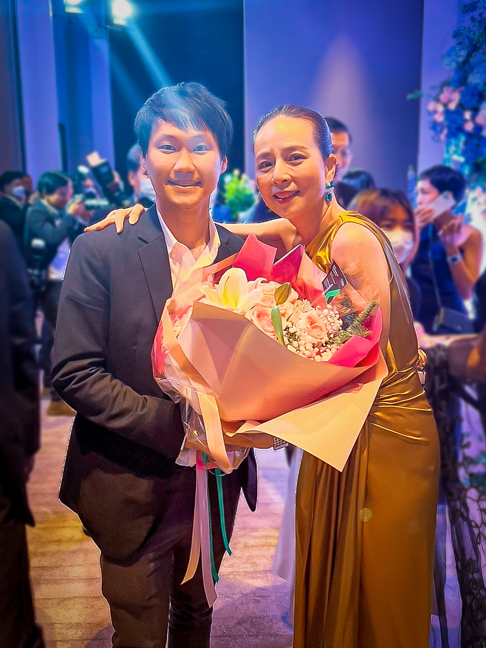 ไทยประกันภัย และขอขอบคุณมาดามแป้งที่ให้เกียรติเชิญผมมาร่วมฉลองในงาน 9 ทศวรรษแห่งรอยยิ้ม เมืองไทยประกันภัย เมื่อวันที่ 9 พ.ย. 2565 ที่ผ่านมาด…