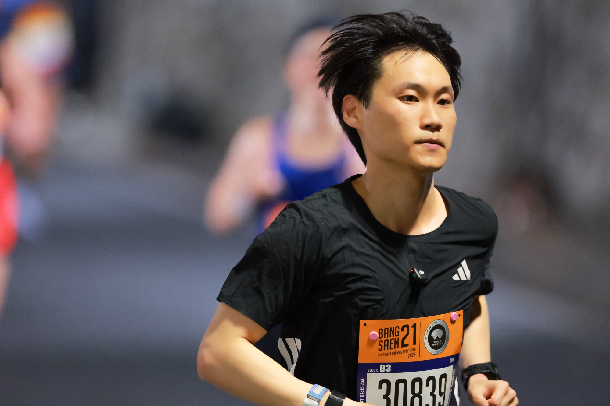 ครั้งแรกกับการวิ่ง Half Marathon ผมตั้งเป้าไว้ที่ 2 ชั่วโมง 15 นาที และสุดท้ายก็ทำสำเร็จที่เวลา 2 ชั่วโมง 8 นาที . มันเป็นความภาคภูมิใจมากคร…
