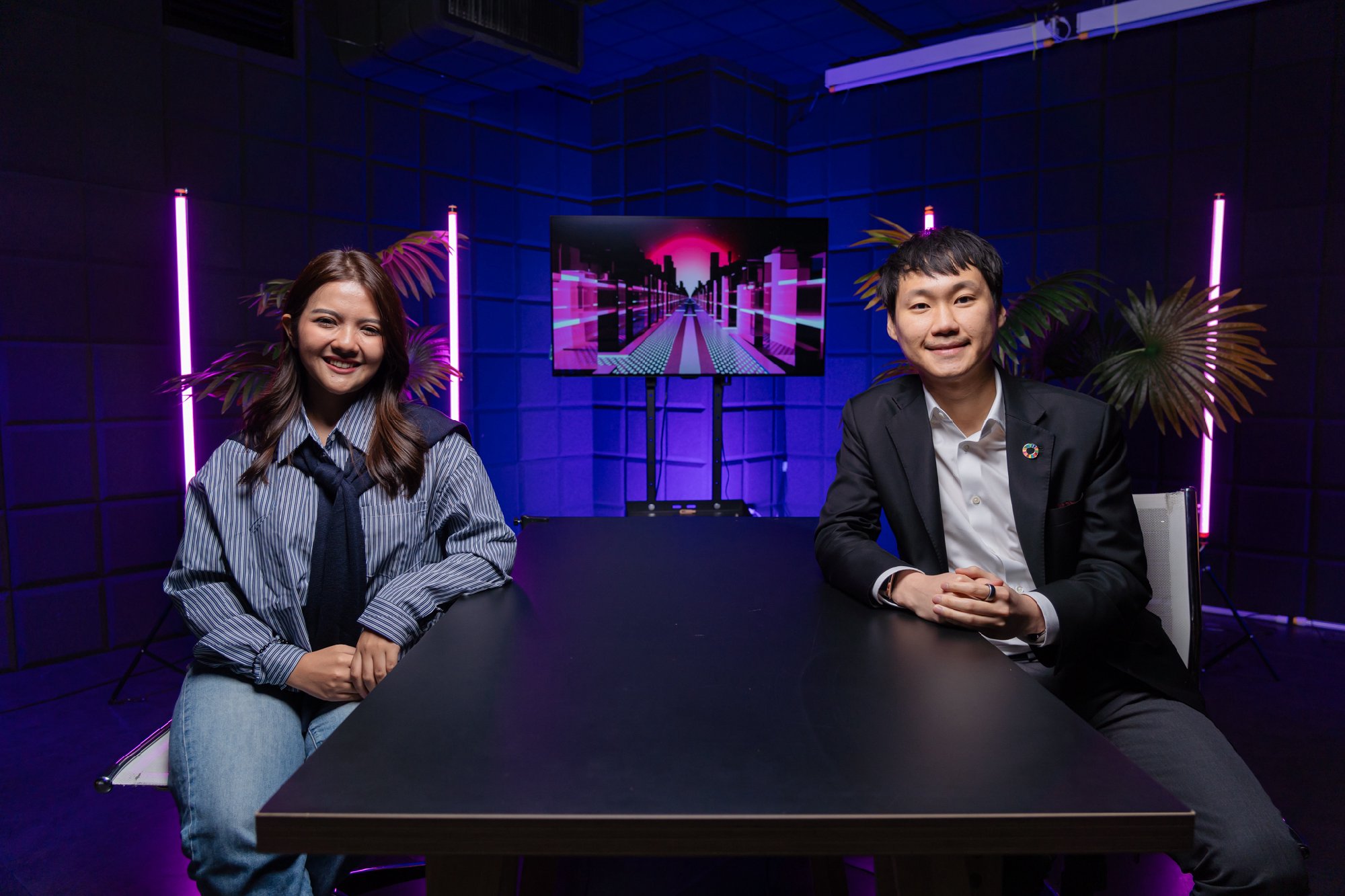 เบื้องหลังการให้สัมภาษณ์ในรายการวิดีโอพอดแคสต์ "Digital Frontiers" ของทาง Thairath Money โดยผมได้ร่วมพูดคุยแบ่งปันประสบการณ์เรื่องราวของธุรก…