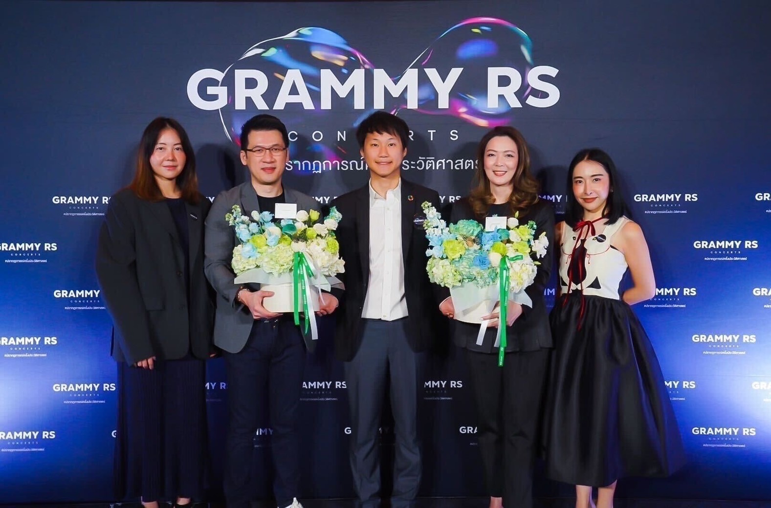วันนี้ผมได้มีโอกาสไปร่วมงานแถลงข่าว Across the Universe Joint Venture และมอบดอกไม้แสดงความยินดีในการผนึกความร่วมมือครั้งประวัติศาสตร์ระหว่าง…
