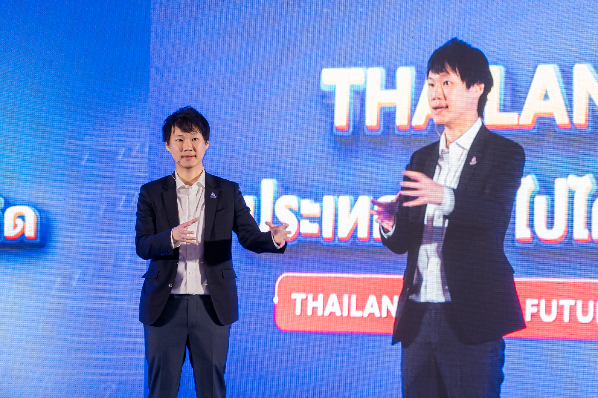 ผมรู้สึกยินดีเป็นอย่างยิ่งที่ได้รับเชิญไปร่วมเสวนาบนเวทีงานสัมมนาและนิทรรศการเศรษฐกิจดิจิทัล Thailand 4.0 the Future and Beyond ซึ่งในโอกาสน…