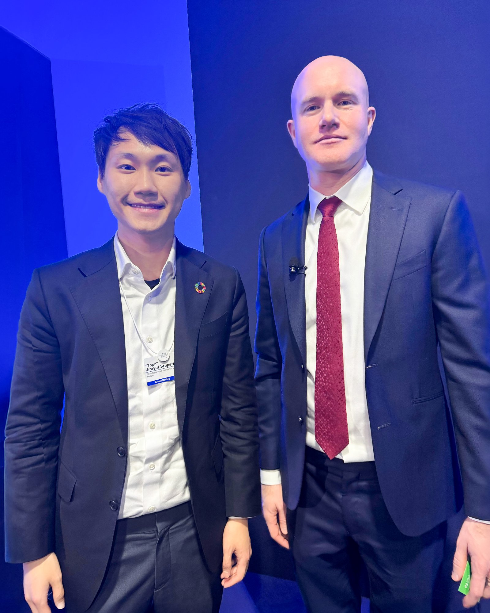 ในงาน World Economic Forum 2025 ครั้งนี้ผมได้มีโอกาสพบกับคุณ Brian Armstrong ผู้ก่อตั้งและประธานเจ้าหน้าที่บริหารของ Coinbase ซึ่งเป็นบริษัท…