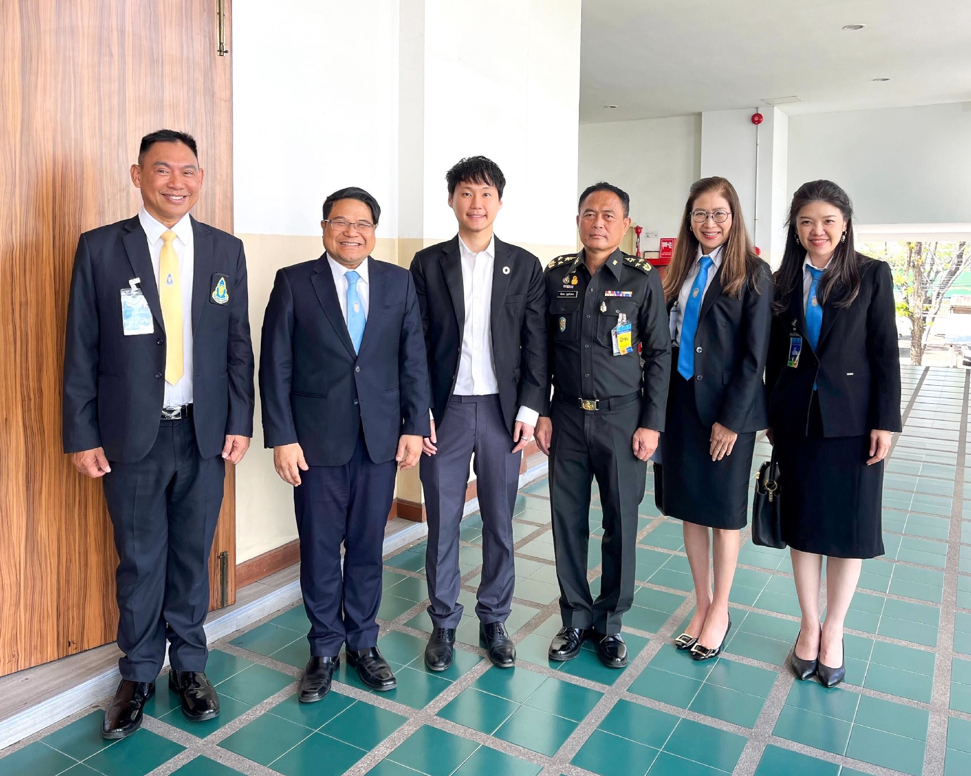 ผมได้รับเกียรติจากทางวิทยาลัยป้องกันราชอาณาจักร (วปอ.) ให้เข้าร่วมในฐานะผู้บรรยายสำหรับหลักสูตรป้องกันราชอาณาจักร รุ่นที่ 66 เพื่อแลกเปลี่ยน…