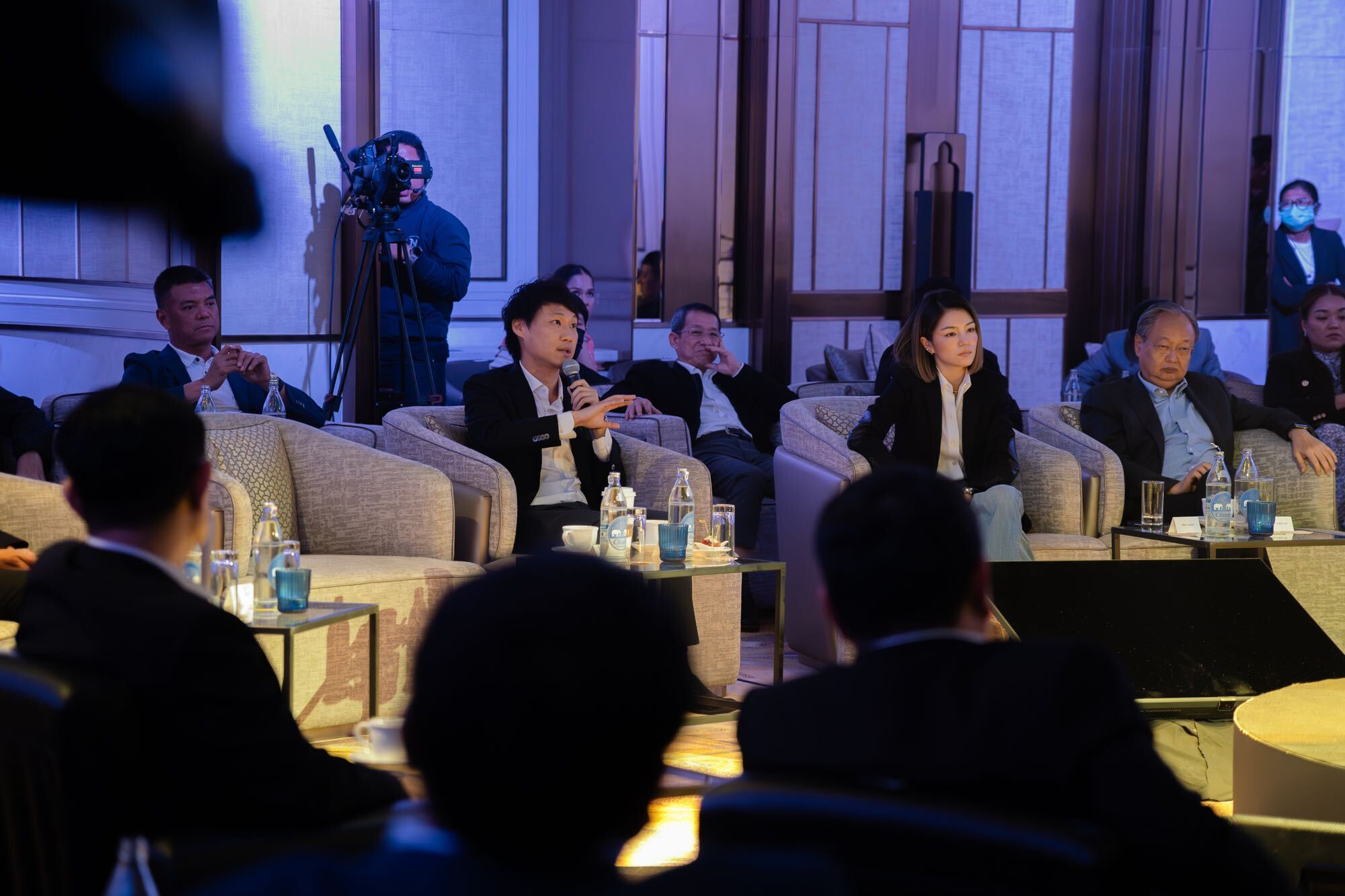 รู้สึกเป็นเกียรติอย่างมากครับที่มีโอกาสได้ไปร่วมงาน Exclusive Talk โดยบรรณาธิการทั้ง 3 ท่าน อาทิ คุณสมชาย มีเสน คุณวีระศักดิ์ พงศ์อักษร และค…