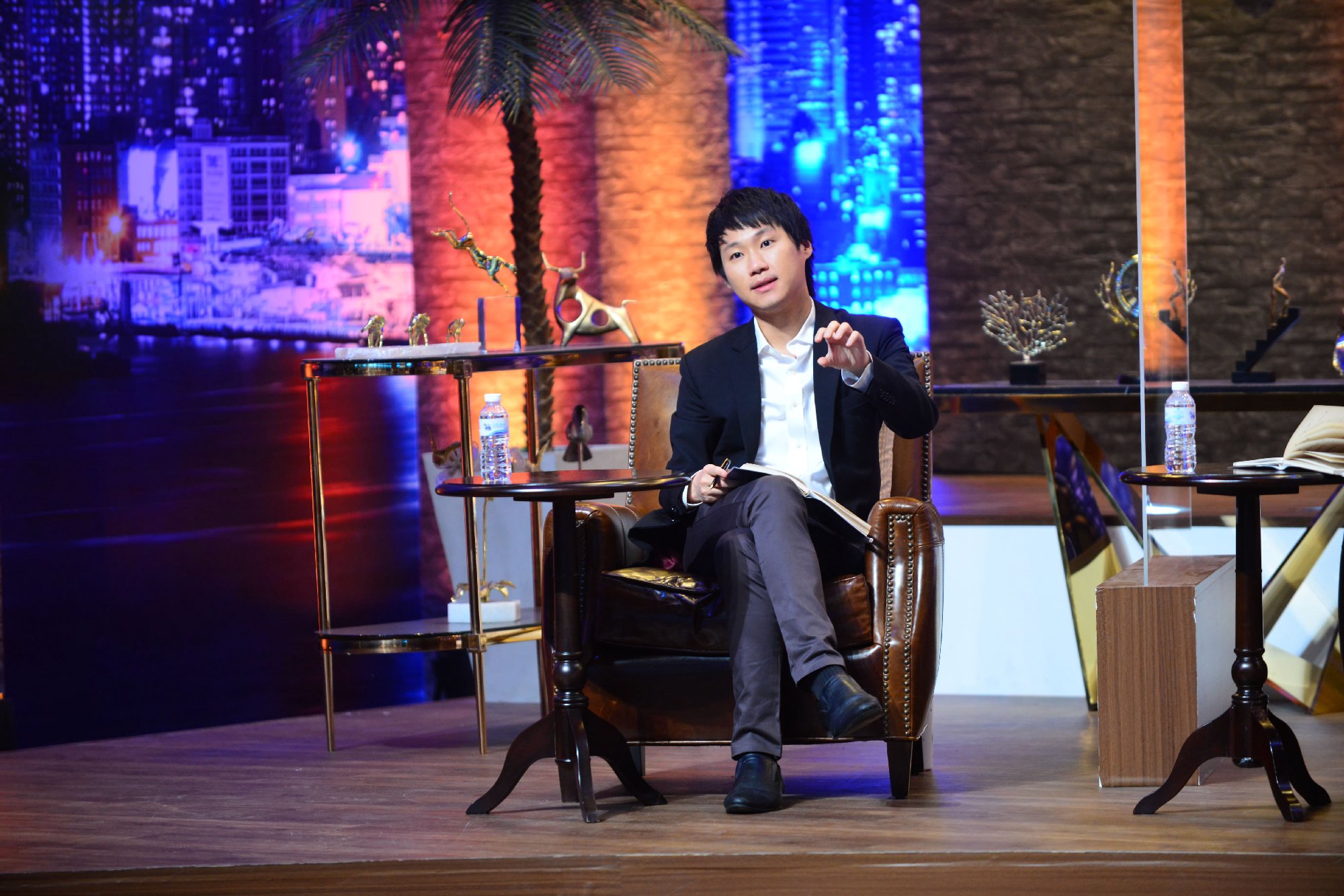 ยินดีมาก ๆ ครับได้พบและร่วมพูดคุยกับคุณทิป มัณฑิตา จินดา แห่ง Digital Tips Academy ทั้งนี้ ผมขอขอบคุณที่ให้เกียรติมาเยี่ยมเยือนถึงออฟฟิศ Bit…