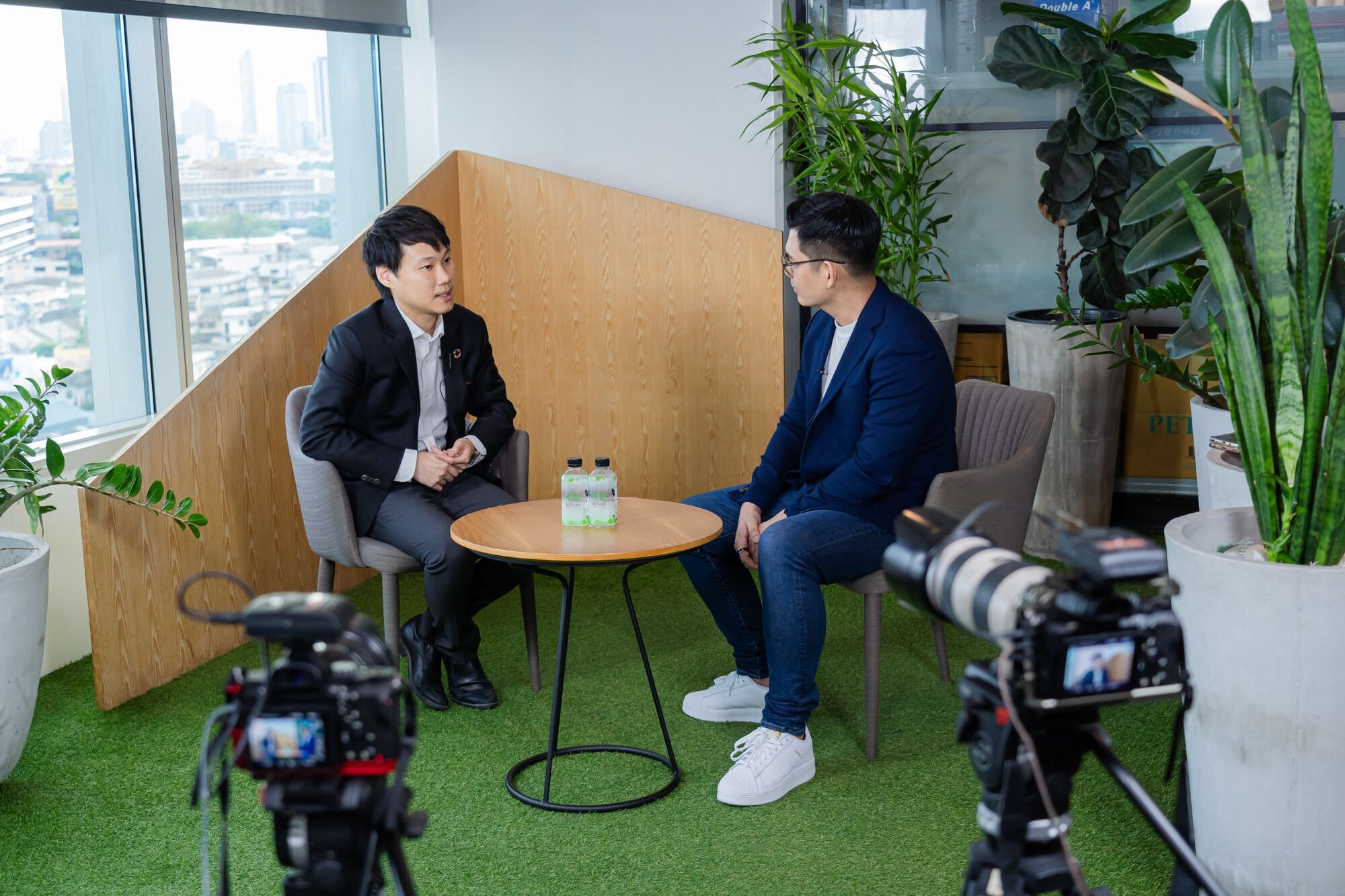 ขอบคุณทาง ทันโลกกับ Trader KP มาก ๆ ครับที่ให้เกียรติมาเยี่ยมเยือนและสัมภาษณ์ผมในรายการ Follow The Money คว้าโอกาสสร้างเงินอย่างยั่งยืน กับ…