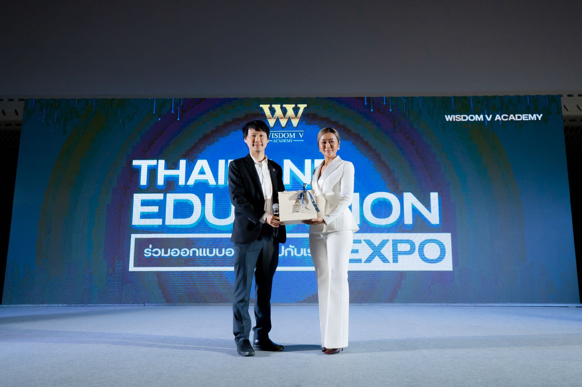 ขอขอบคุณทางสถาบันพัฒนาวิชาการ วิสดอม วี อะคาเดมี (WISDOM V ACADEMY) มาก ๆ ครับที่ให้เกียรติเชิญผมไปเป็นวิทยาการในโครงการ Thailand Education…