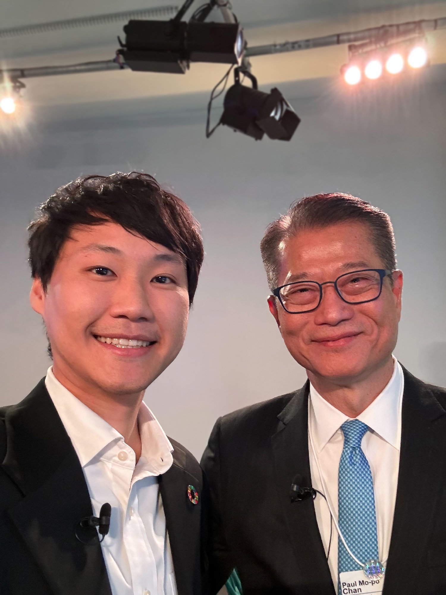 ผมรู้สึกเป็นเกียรติและดีใจอย่างยิ่งที่ได้พบกับคุณ Paul Chan Mo-po, Financial Secretary of Hong Kong ณ งานการประชุม World Economic Forum 2024…