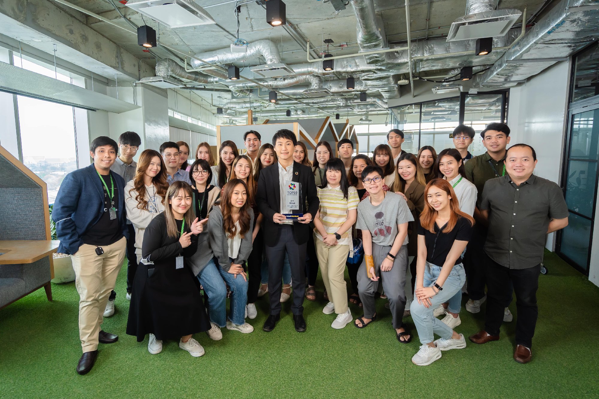 ผมรู้สึกยินดีอย่างยิ่งสำหรับรางวัล Top 50 Employers in Thailnd 2023 ทั้งนี้ผมขอขอบคุณ คุณเย็นส์ โพลด์ ประธานเจ้าหน้าที่บริหาร บริษัท เวิร์คเ…