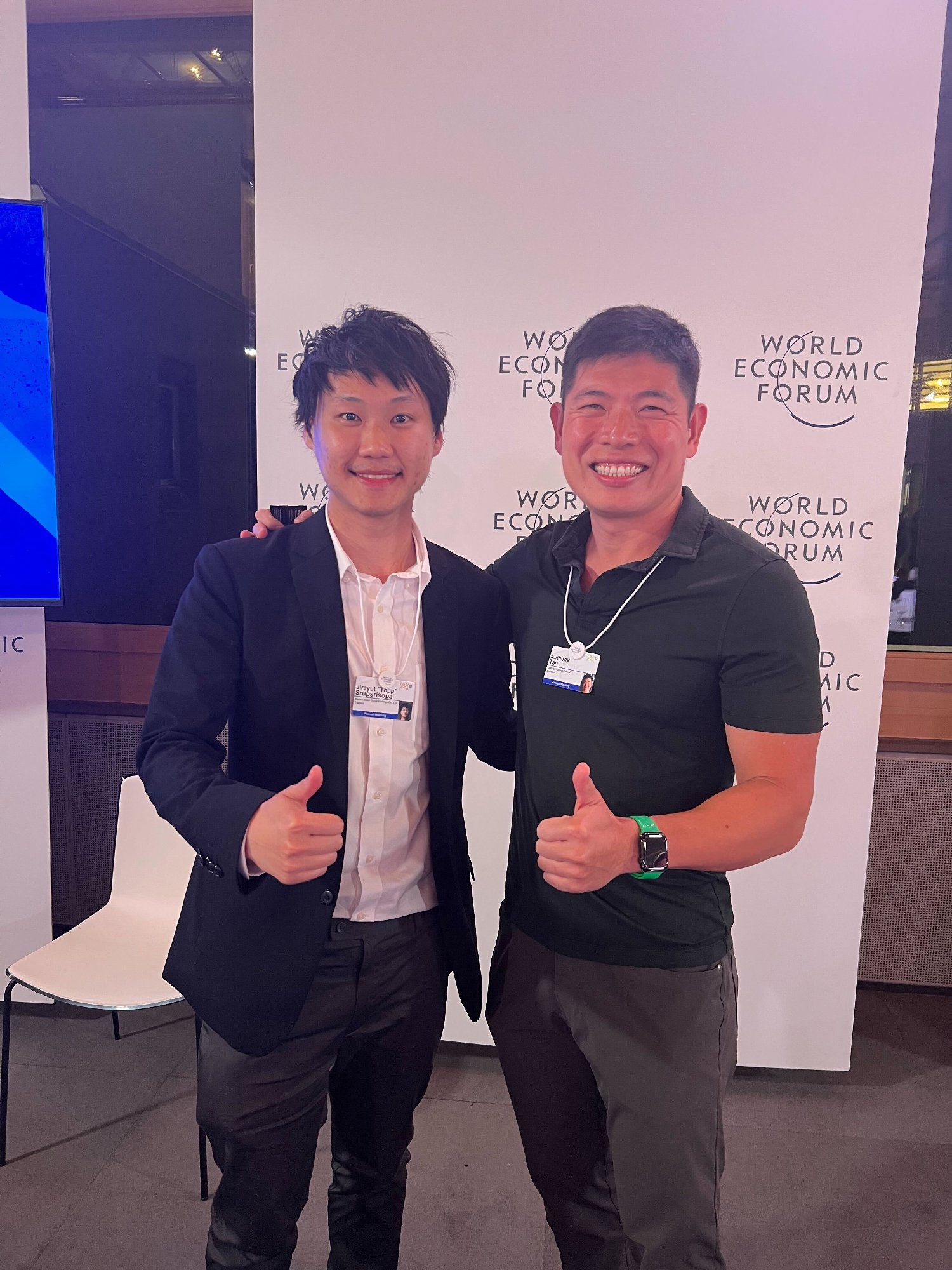 ในงานประชุมสภาเศรษฐกิจโลกปีนี้ ผมยังได้พบกับคุณ Datuk Tengku Muhammad Taufik Tengku Aziz ประธานและซีอีโอของ Petronas บริษัทพลังงานชื่อดังจาก…
