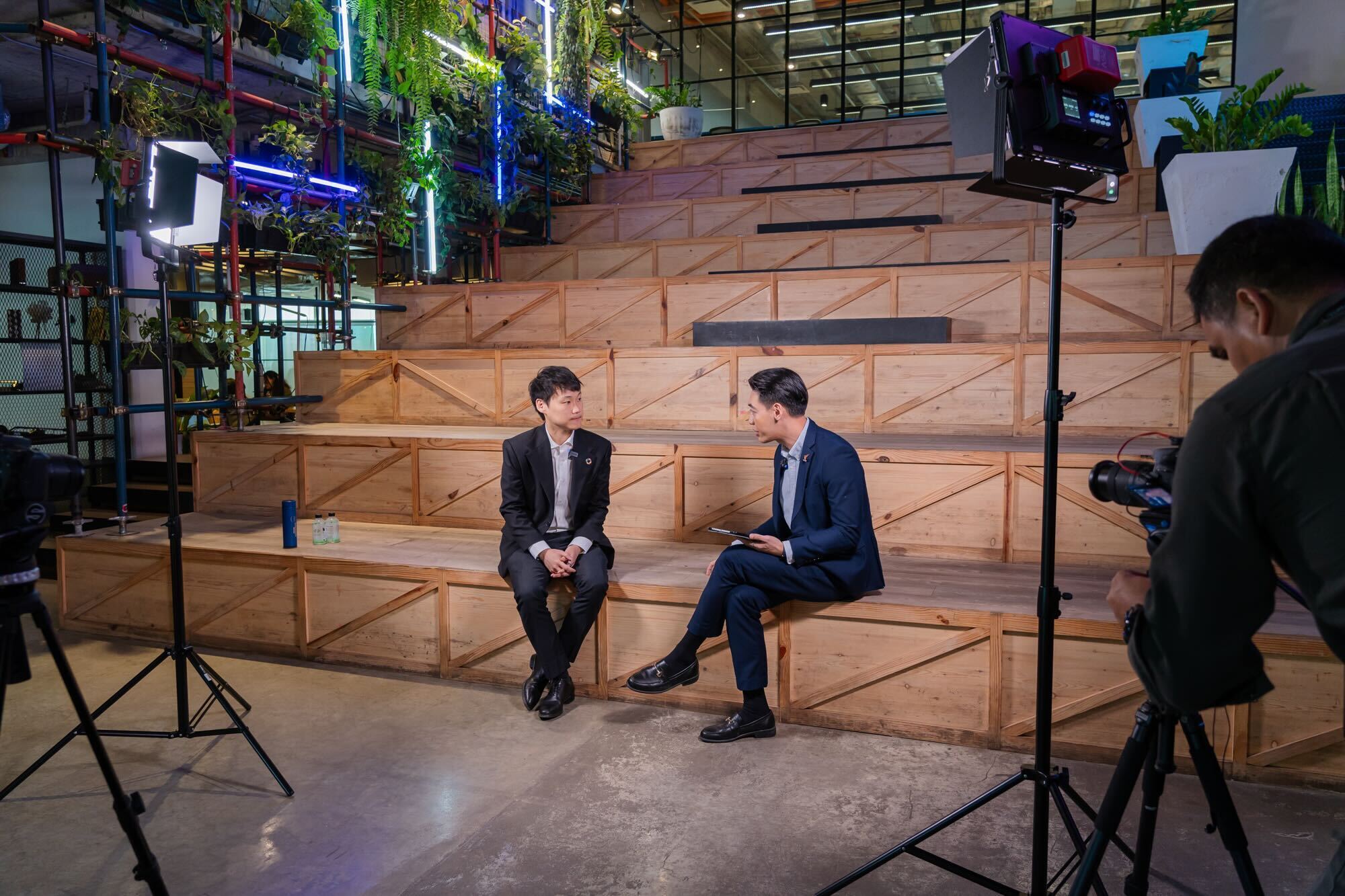 ผมได้มีโอกาสให้สัมภาษณ์กับทาง ThaiPBS World เกี่ยวกับงานการประชุม World Economic Forum 2024 ที่ผ่านมาครับ ขอขอบคุณทาง ThaiPBS World สำหรับโอ…