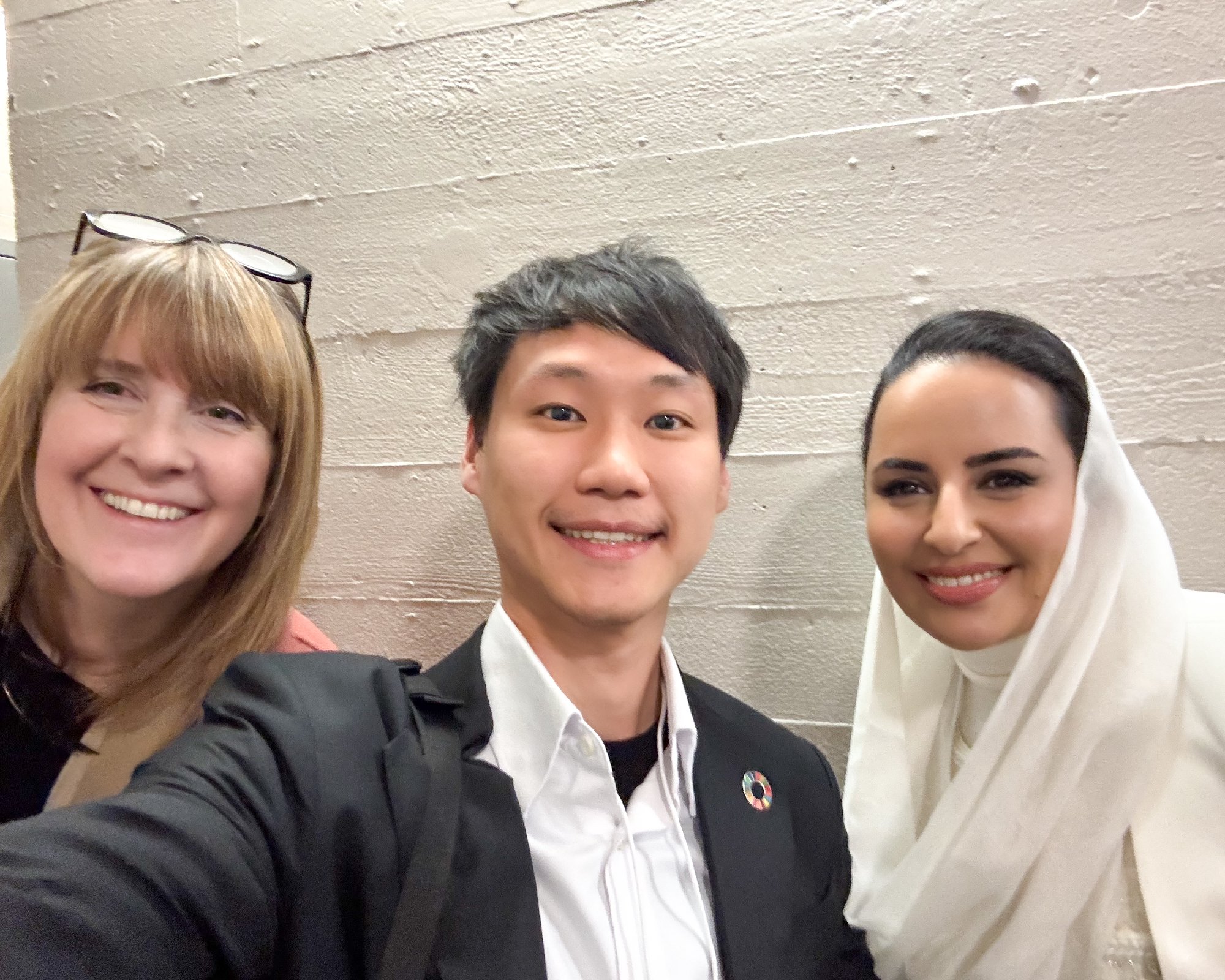 ยินดีเป็นอย่างยิ่งที่ได้พบกับคุณ Sarah Jones ซึ่งดำรงตำแหน่ง Minister of State for Industry จาก Department for Business and Trade ของสหราชอา…
