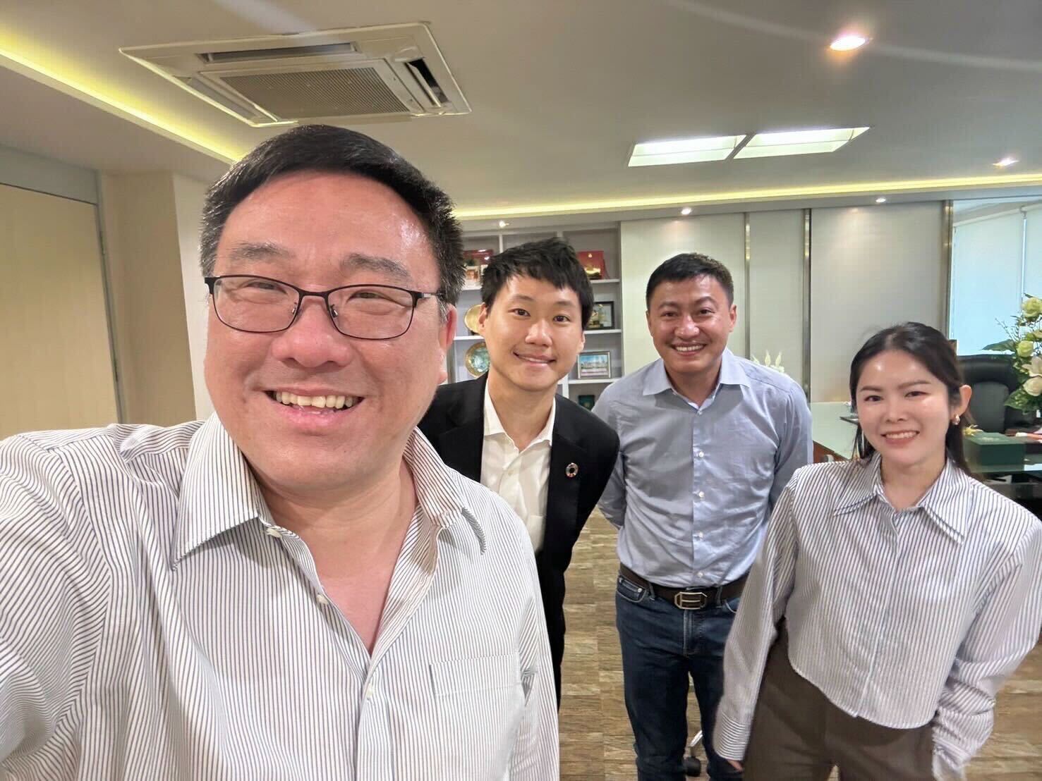 ผมรู้สึกเป็นเกียรติอย่างยิ่งที่ได้เข้าพบกับคุณจุลพันธ์ อมรวิวัฒน์ รัฐมนตรีช่วยว่าการกระทรวงการคลัง พร้อมทั้งคุณวิสาระดี เตชะธีราวัฒน์ สมาชิก…