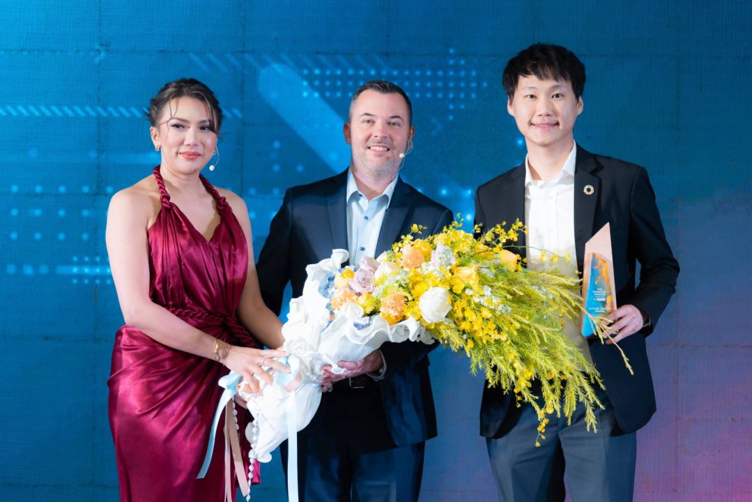 จิรายุส ทรัพย์ศรีโสภา'รับรางวัล Future Leader Award จากงาน The Forward-Thinker : CEOs Exclusive'รางวัลระดับนานาชาติ จากออสเตรเลีย