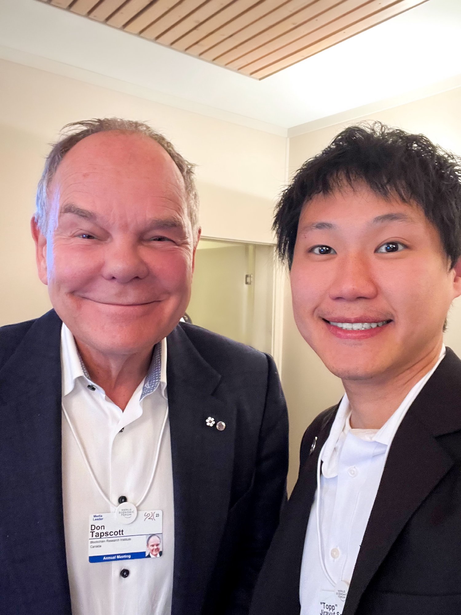 ผมรู้สึกประทับใจและเป็นเกียรติอย่างยิ่งที่ได้พบคุณ Don Tapscott หนึ่งในผู้นำคนสำคัญในด้านเศรษฐกิจและนวัตกรรมของโลก ซึ่งเป็นผู้เขียนหนังสือ B…