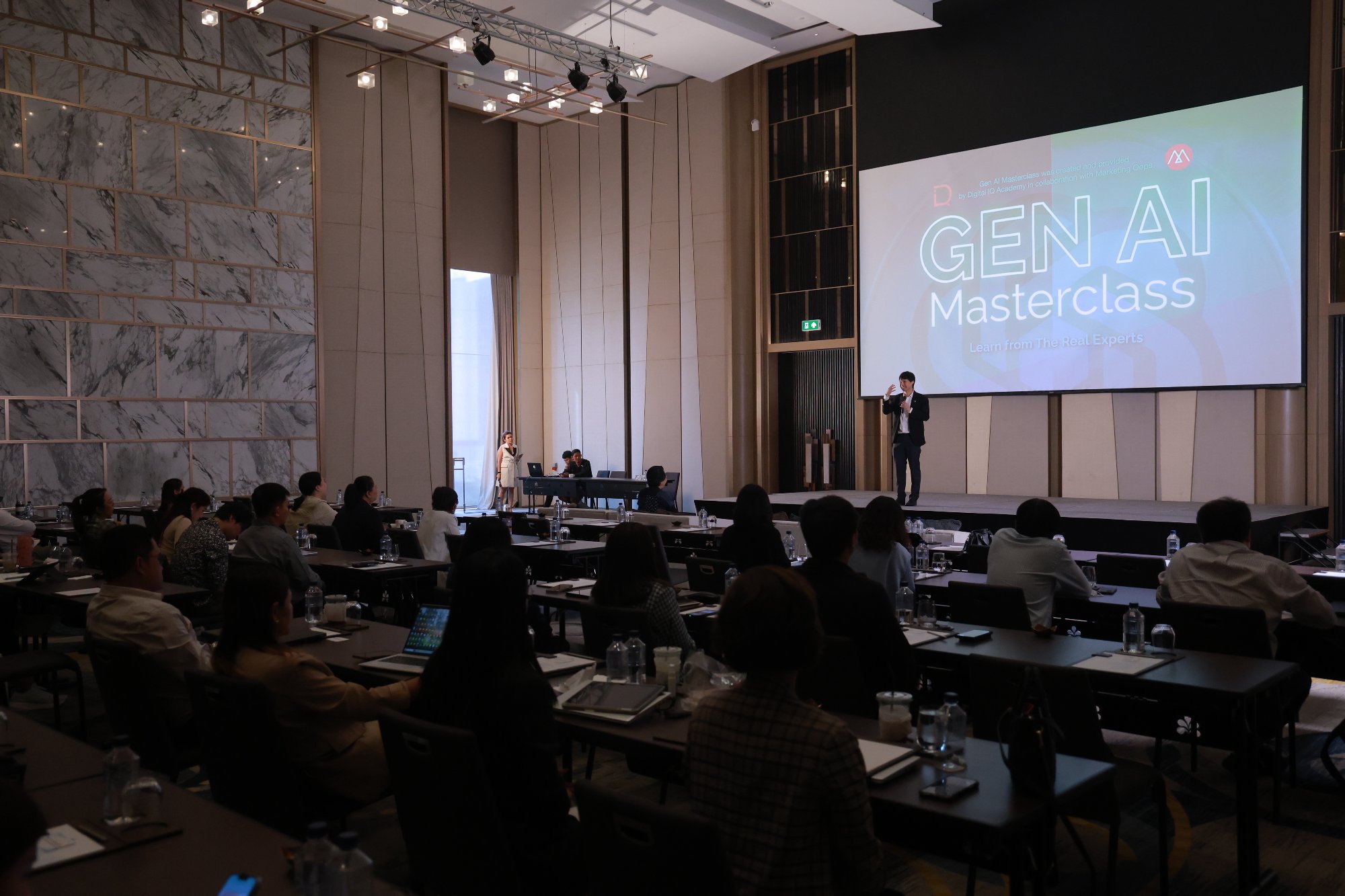 ขอบคุณทาง Marketing Oops! และ Digital IQ Academy ที่เชิญผมไปบรรยายในหัวข้อ 'Gen AI Business Opportunities โอกาสของธุรกิจ' ในคอร์ส Gen AI / G…
