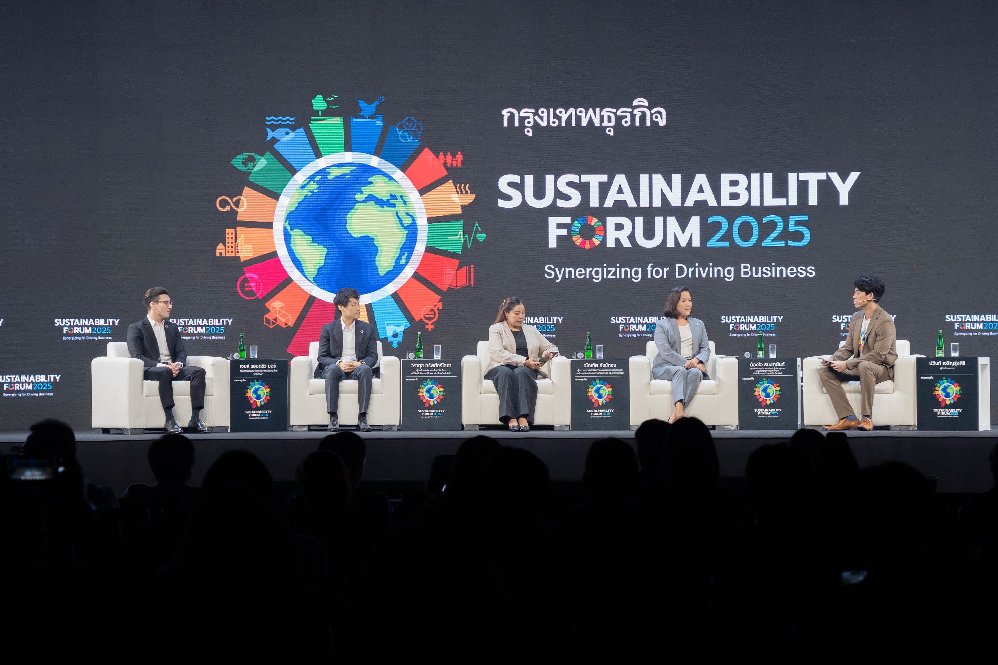 บรรยากาศในเวทีสัมมนา "Sustainability Forum 2025: Synergizing for Driving Business" จัดโดยกรุงเทพธุรกิจ โดยผมได้ร่วมอภิปรายเพื่อแบ่งปันประสบก…