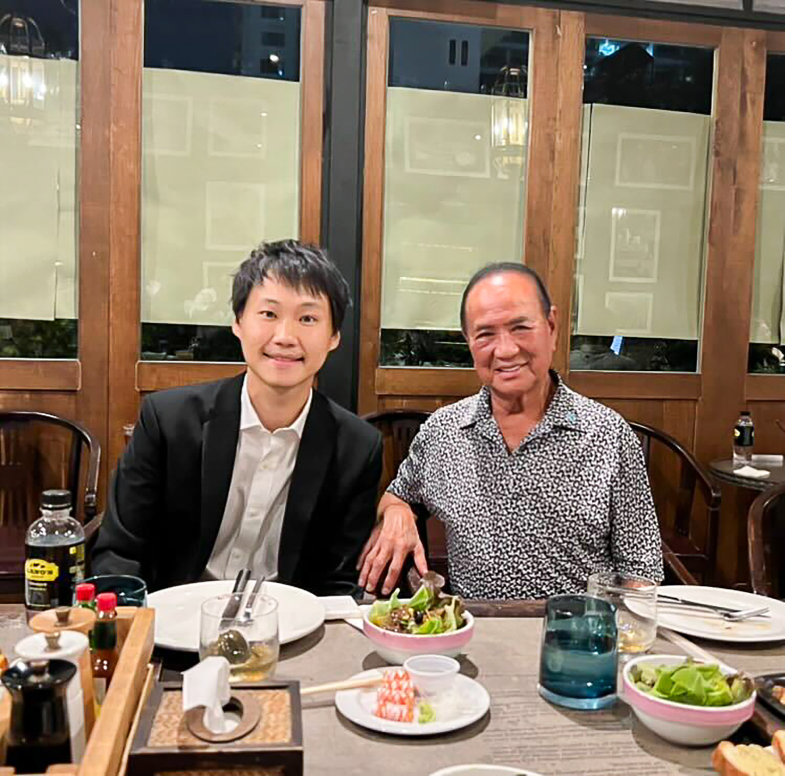 ผมรู้สึกเป็นเกียรติอย่างยิ่งที่มีโอกาสได้พบ Mr. Kevin Cheok เอกอัครราชทูตสิงคโปร์ประจำประเทศไทย และได้รับเชิญไปร่วมเฉลิมฉลองวันชาติสิงคโปร์…