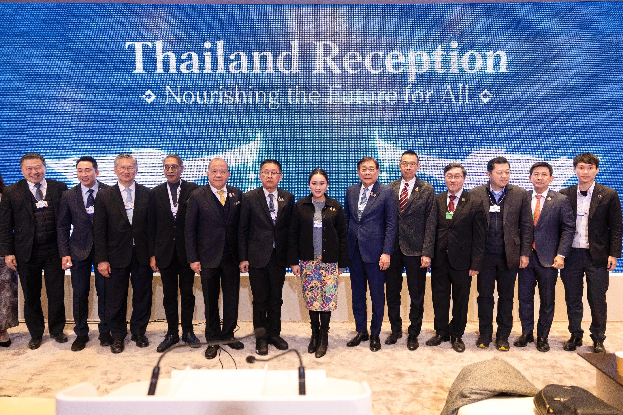 จากภูมิปัญญาไทยสู่เวทีโลก ท่านนายกรัฐมนตรี นางสาวแพทองธาร ชินวัตร และผู้นำภาคธุรกิจหลายท่าน เข้าร่วมการประชุม World Economic Forum 2025 เพื่…