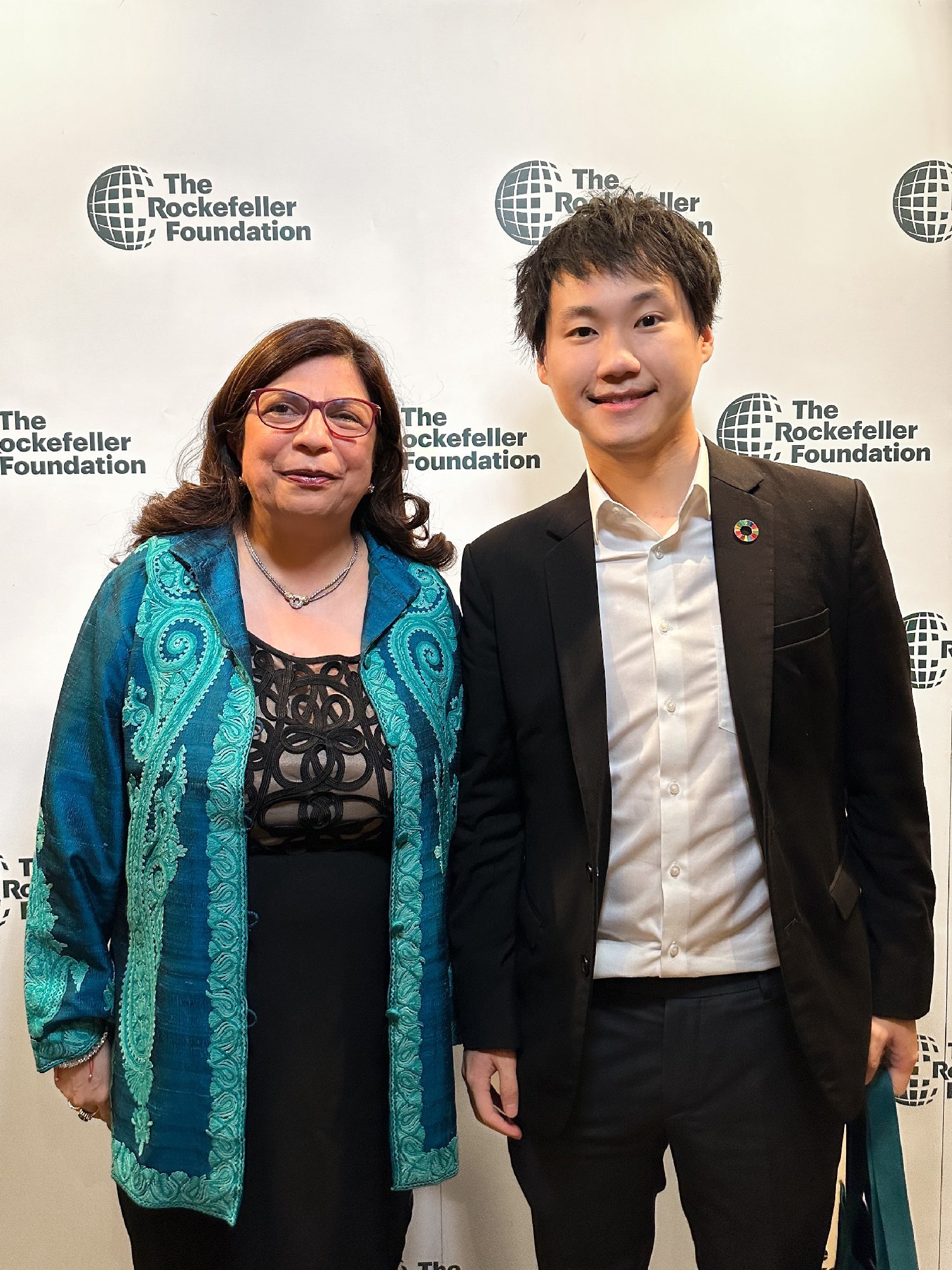 ผมมีความยินดีที่ได้พบและร่วมหารือกับ Ms. Deepali Khanna รองประธานสำนักงานภูมิภาคเอเชียแห่ง The Rockefeller Foundation ซึ่งเป็นองค์กรการกุศลท…