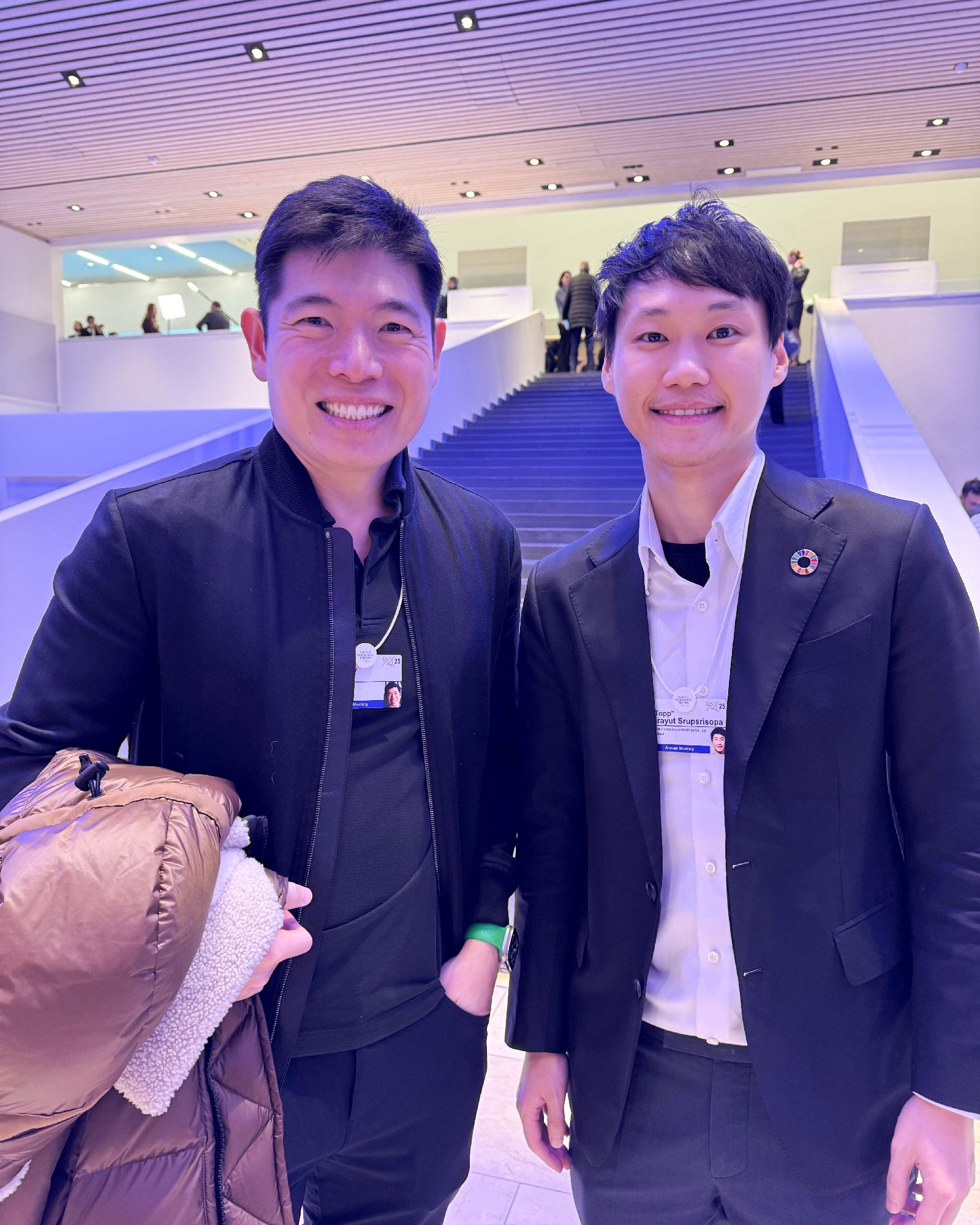 ยินดีมากครับที่ได้มีโอกาสทักทายกับคุณ Anthony Tan ซีอีโอและผู้ร่วมก่อตั้งกลุ่มบริษัท Grab ในงานประชุม World Economic Forum 2025 ครั้งนี้