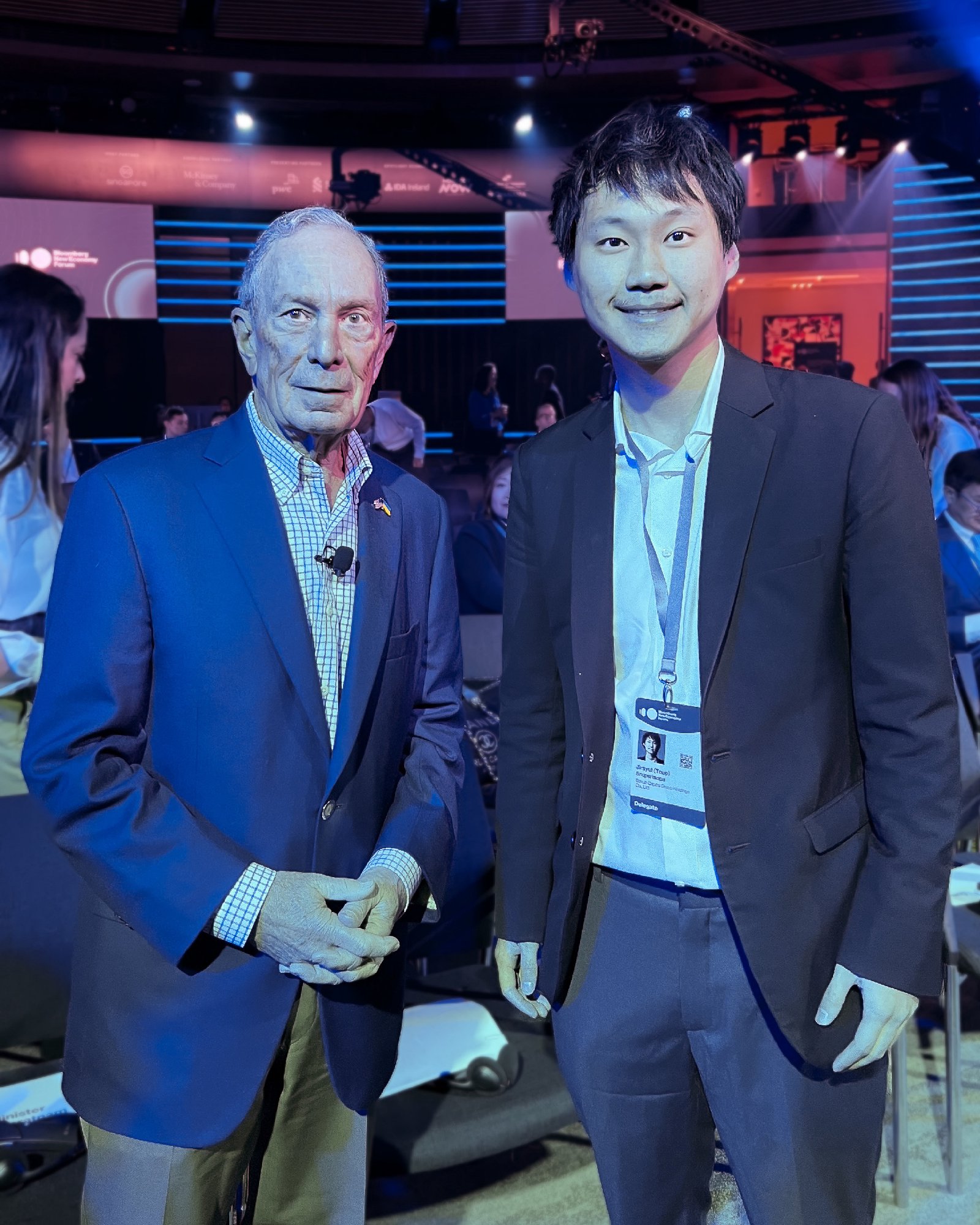 ถือเป็นโอกาสที่ดีมาก ๆ ครับ ที่ได้พบคุณ Michael Bloomberg ผู้ก่อตั้ง Bloomberg สื่อผู้ให้บริการข้อมูลเชิงลึกด้านธุรกิจและการเงินชั้นนำของโลก…