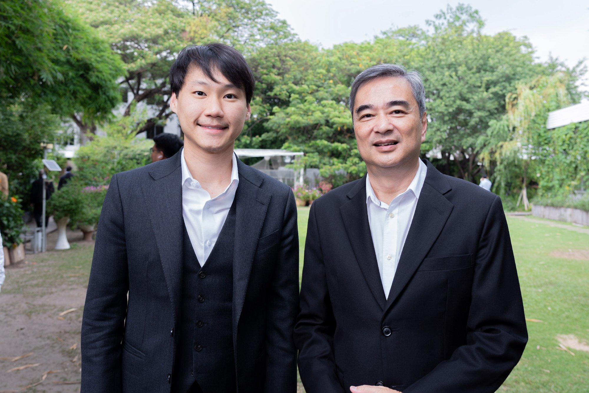 It was a great pleasure and honor to meet former Prime Minister Abhisit Vejjajiva at the recent FKII National Forum. In addition to his insi…