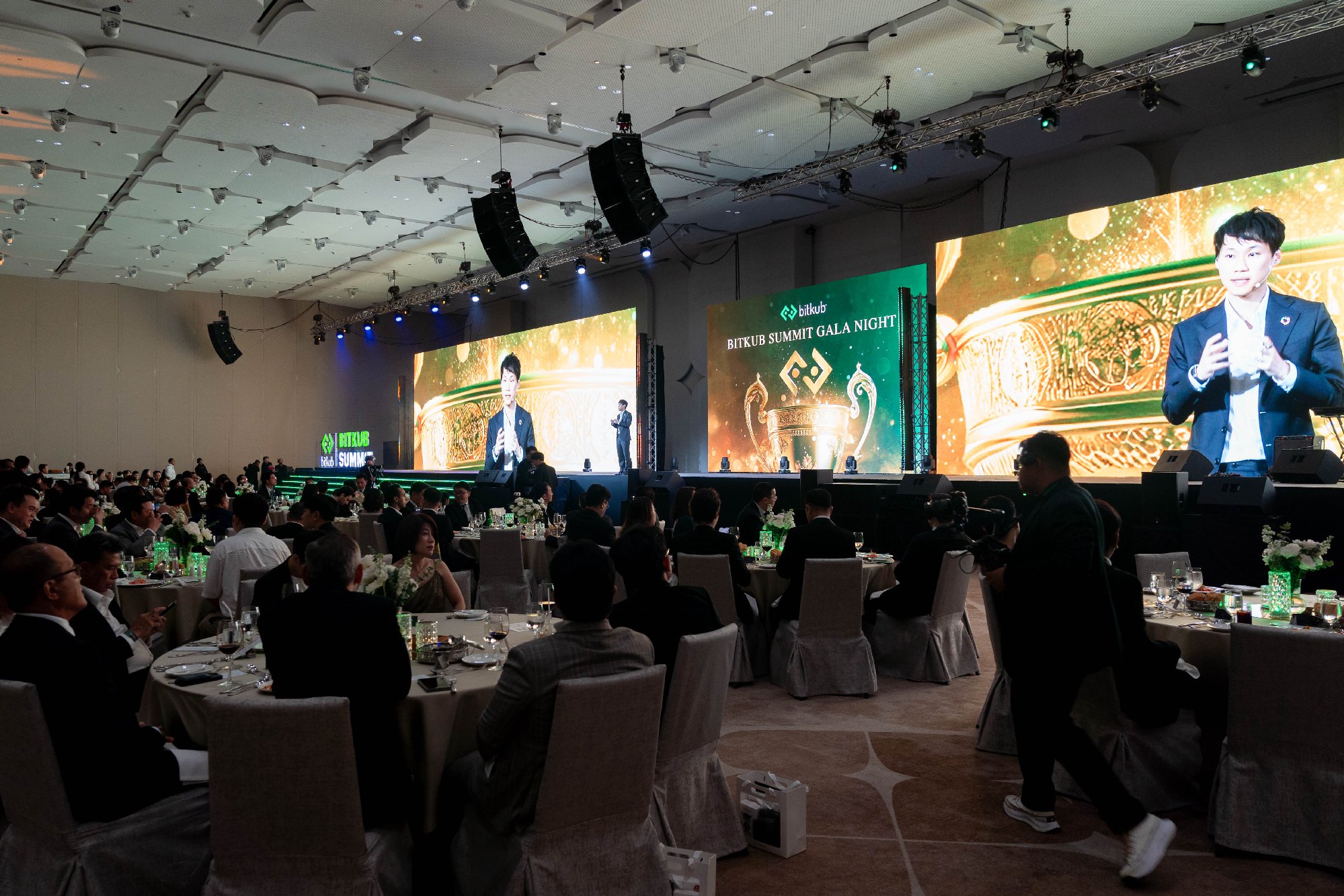 บรรยากาศในงาน BITKUB SUMMIT GALA NIGHT 2024 อีกหนึ่งเวทีสำหรับผู้นำภาครัฐและเอกชน มีวัตุประสงค์เพื่อแลกเปลี่ยนความคิดเห็นระหว่างผู้ประกอบการ…