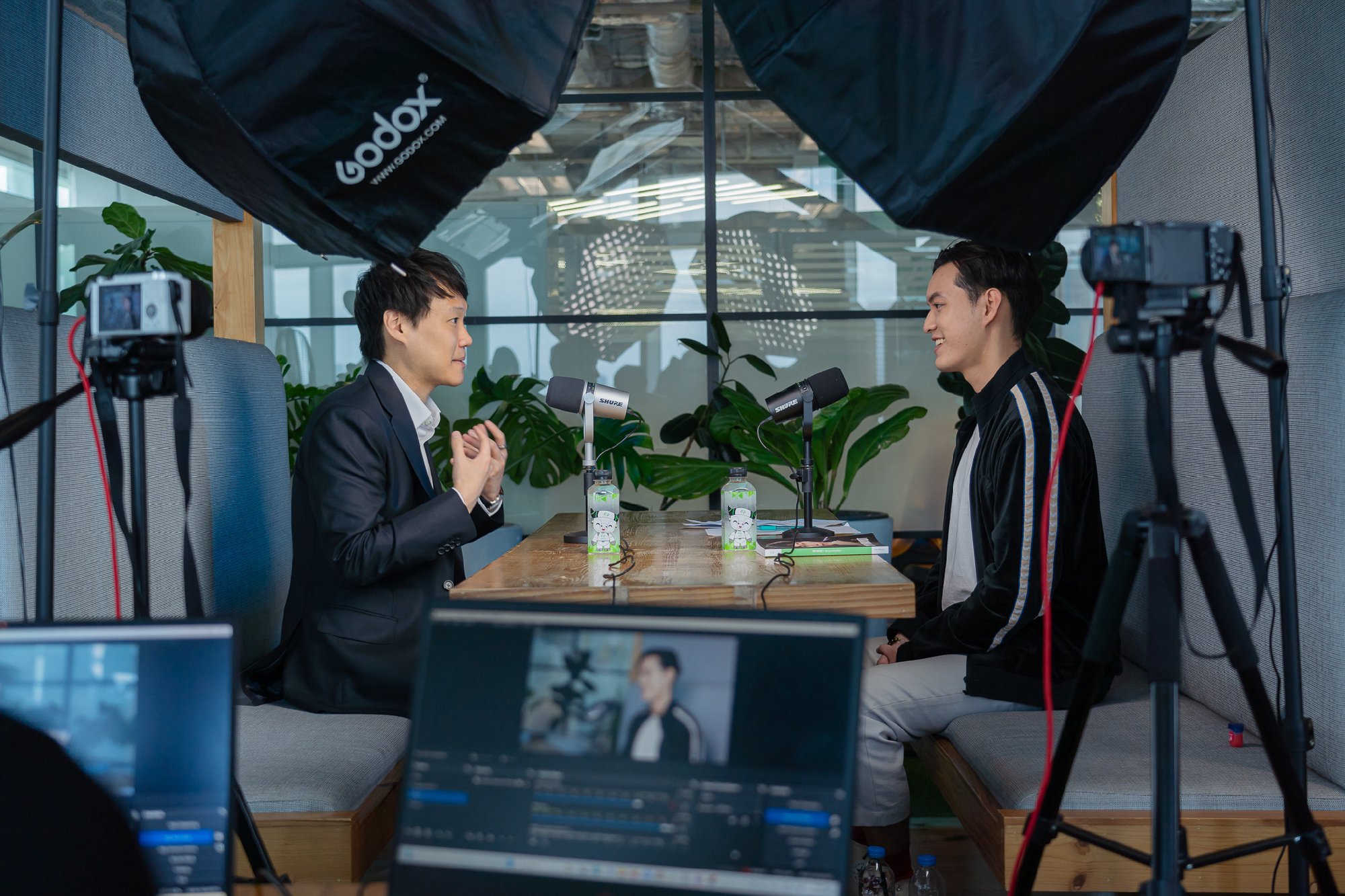 เบื้องหลังการให้สัมภาษณ์ในรายการ The Secrets Diary โดยในครั้งนี้ผมได้มีโอกาสเล่าและแลกเปลี่ยนเรื่องราวในมุมมองการใช้ชีวิต ประสบการณ์ในอาชีพ…