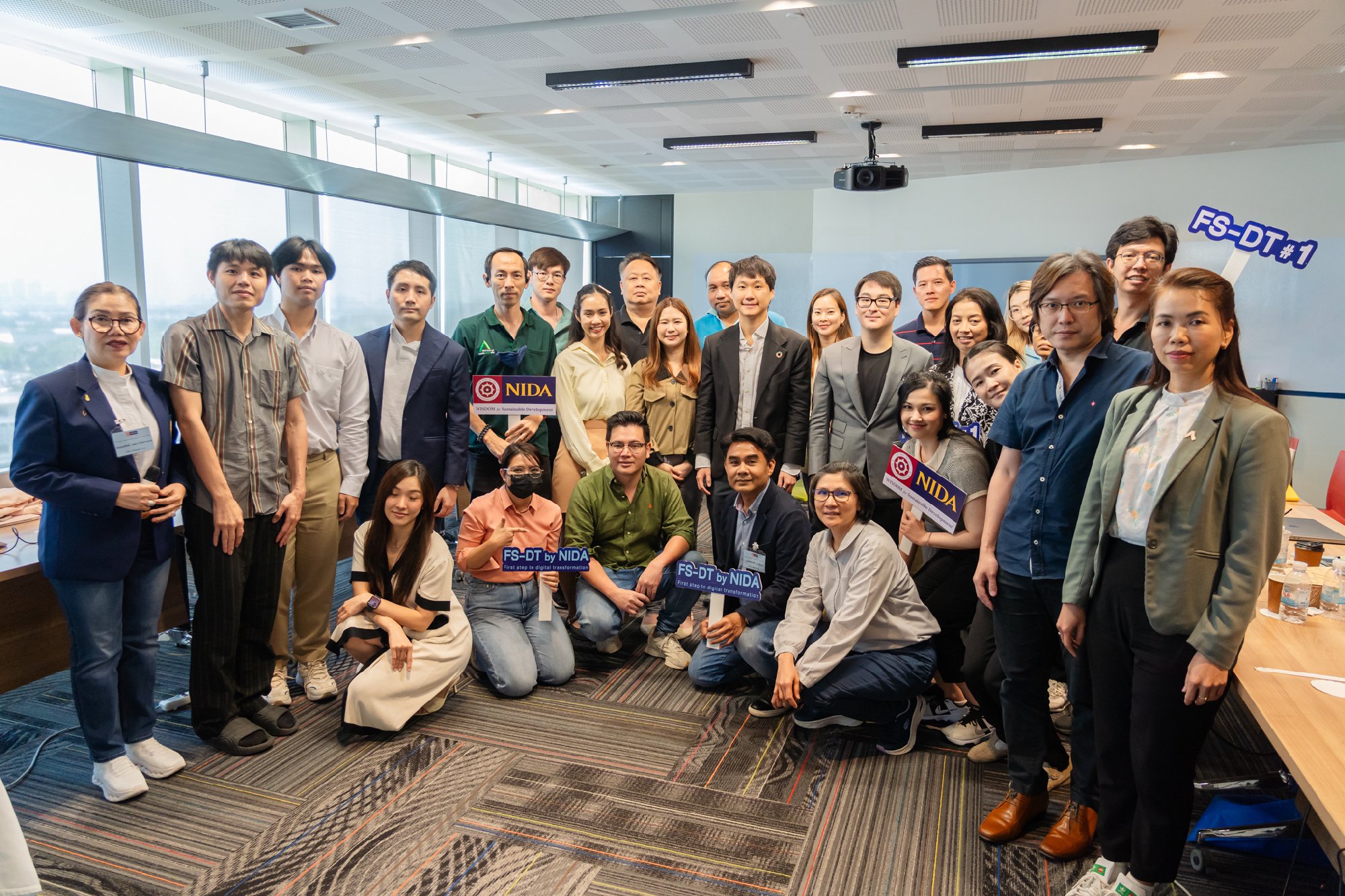 ผมได้มีโอกาสอภิปรายในหัวข้อ Digital Transformation แบ่งปันความรู้ด้านการพัฒนาโครงสร้างธุรกิจในยุคดิจิทัล รวมถึงการนำเทคโนโลยี AI และ Blockch…