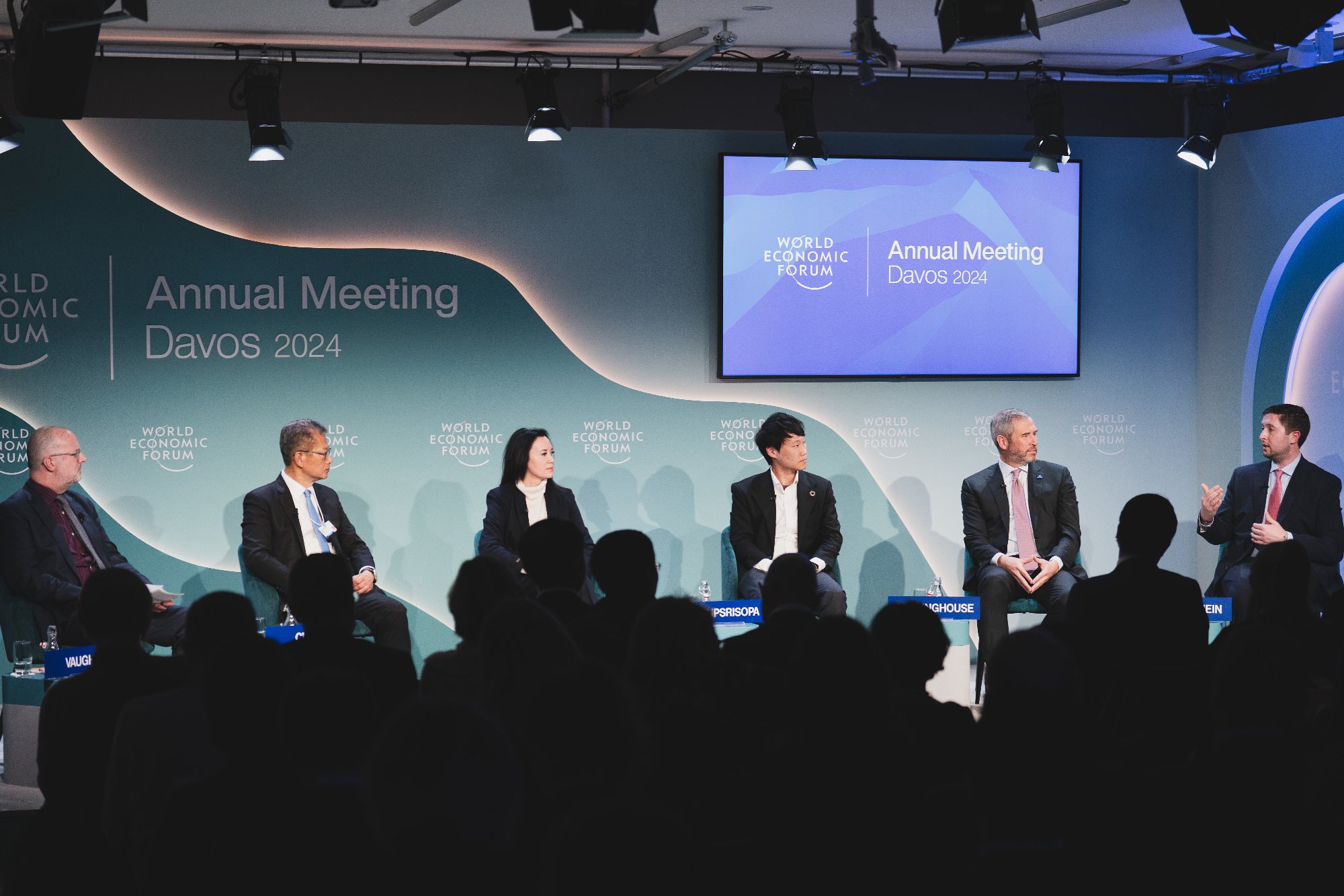 ภาพบรรยากาศ Annual Meeting of The World Economic Forum ครั้งที่ 54 ซึ่งผมได้รับเกียรติให้ขึ้นเสวนาในหัวข้อ "Clear-Eyed about Crypto" ครับ ทั…