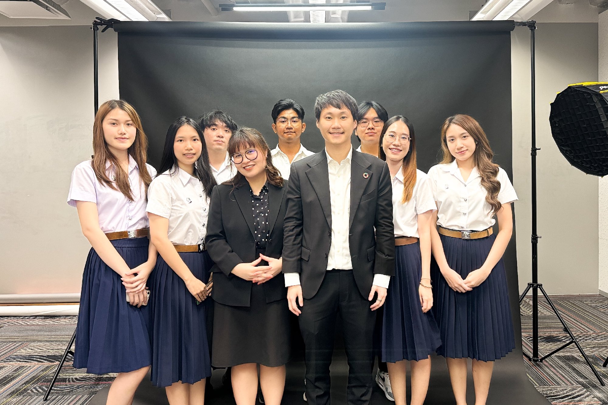 ผมได้มีโอกาสให้สัมภาษณ์กับน้อง ๆ จาก INTkathon องค์กรเยาวชนเพื่อสำรวจนวัตกรรมความยั่งยืนและสร้างผลกระทบต่อสังคม โดยได้ร่วมแบ่งปันความรู้พร้อ…